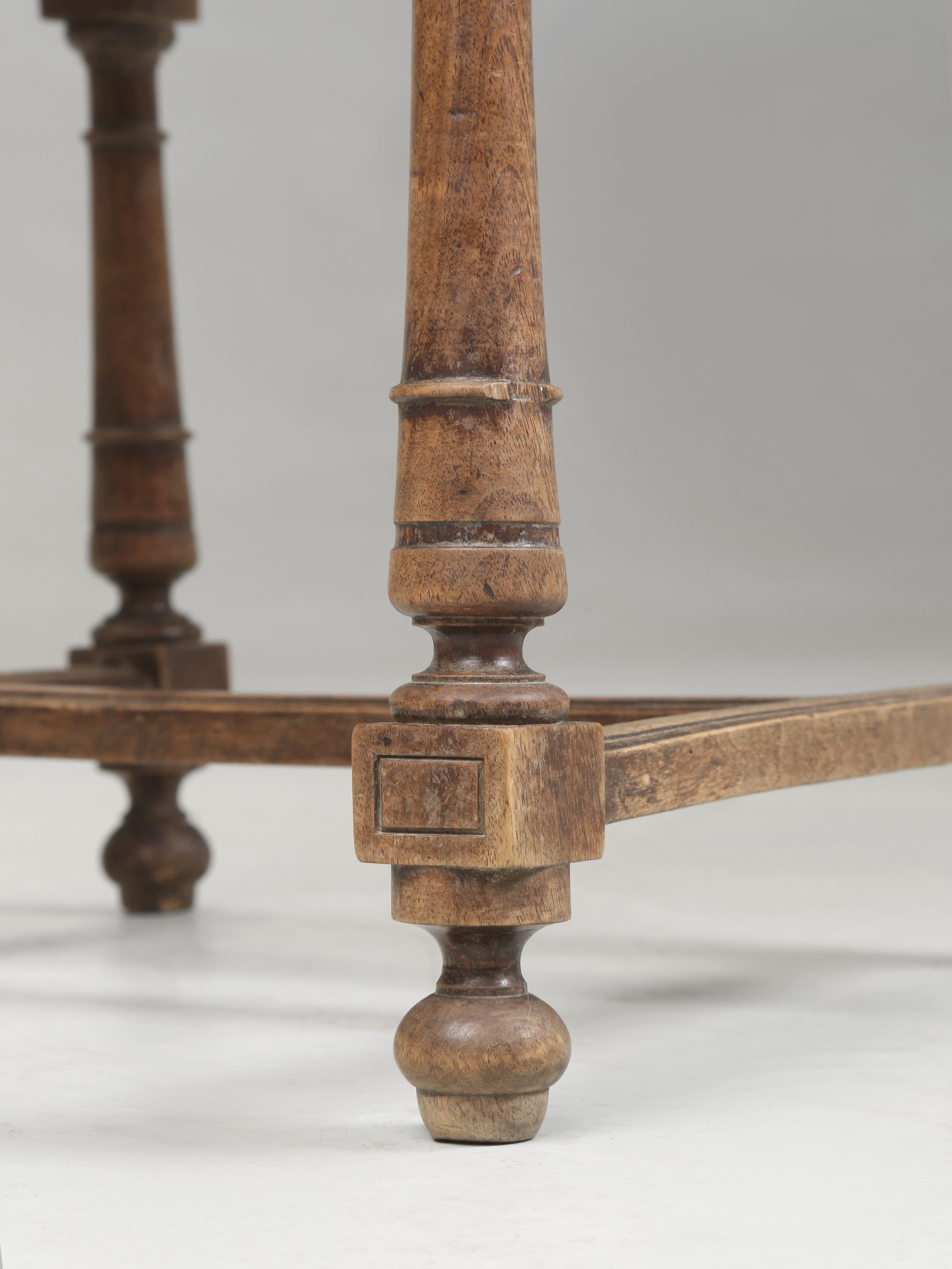 Ancienne chaise d'appoint en cuir toilé espagnol Fin des années 1800 Entièrement d'origine en vente 6