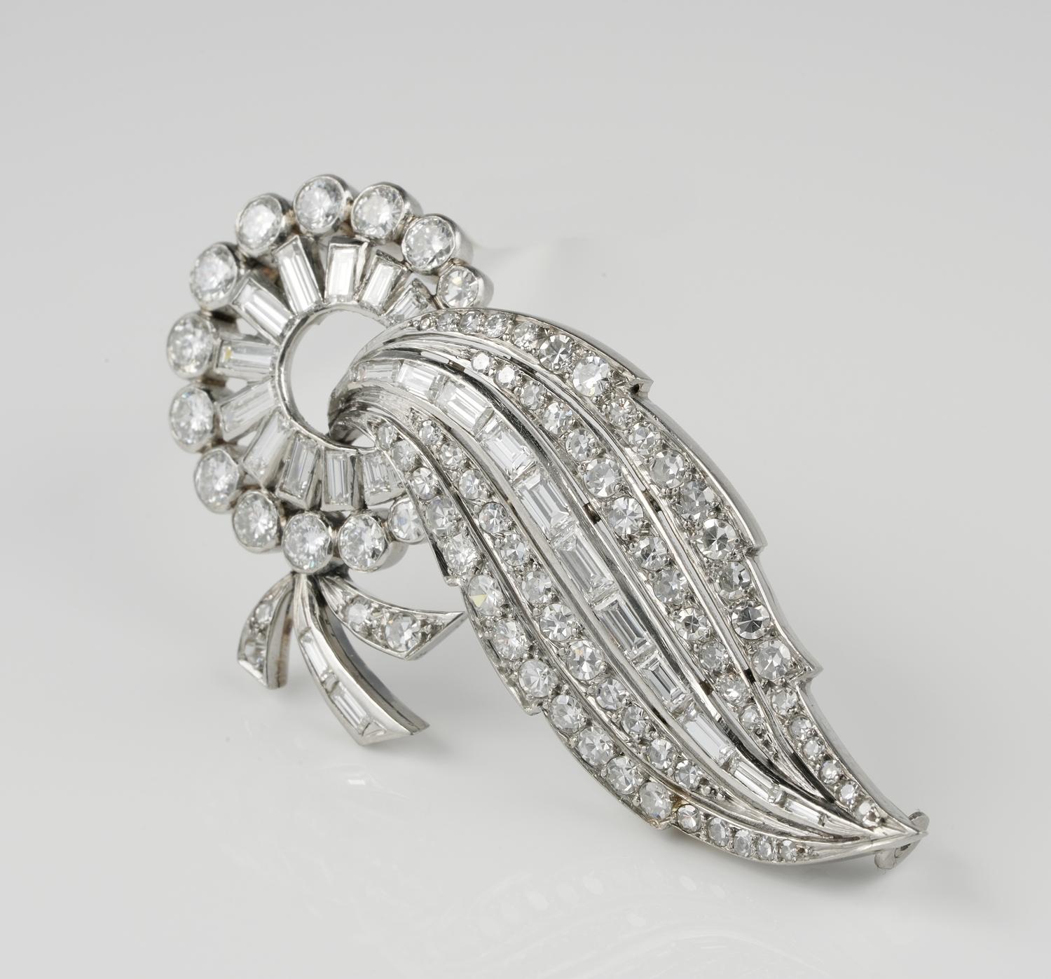 Women's Antique Spectacular 6.15 Carat Diamond Platinum Comet Brooch