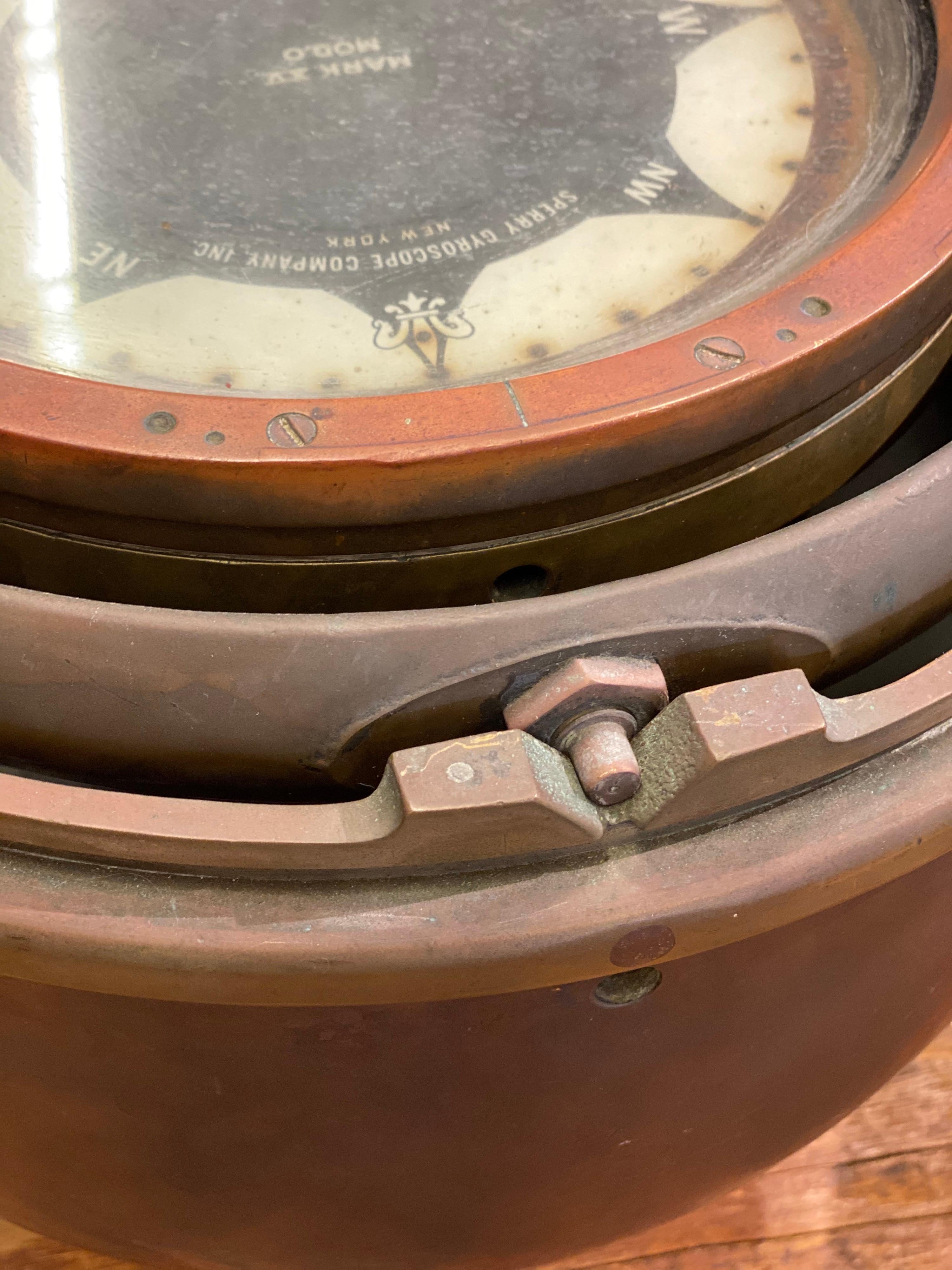 Antiguo repetidor de brújula giroscópica Sperry en Bueno Estado en Bridgehampton, NY