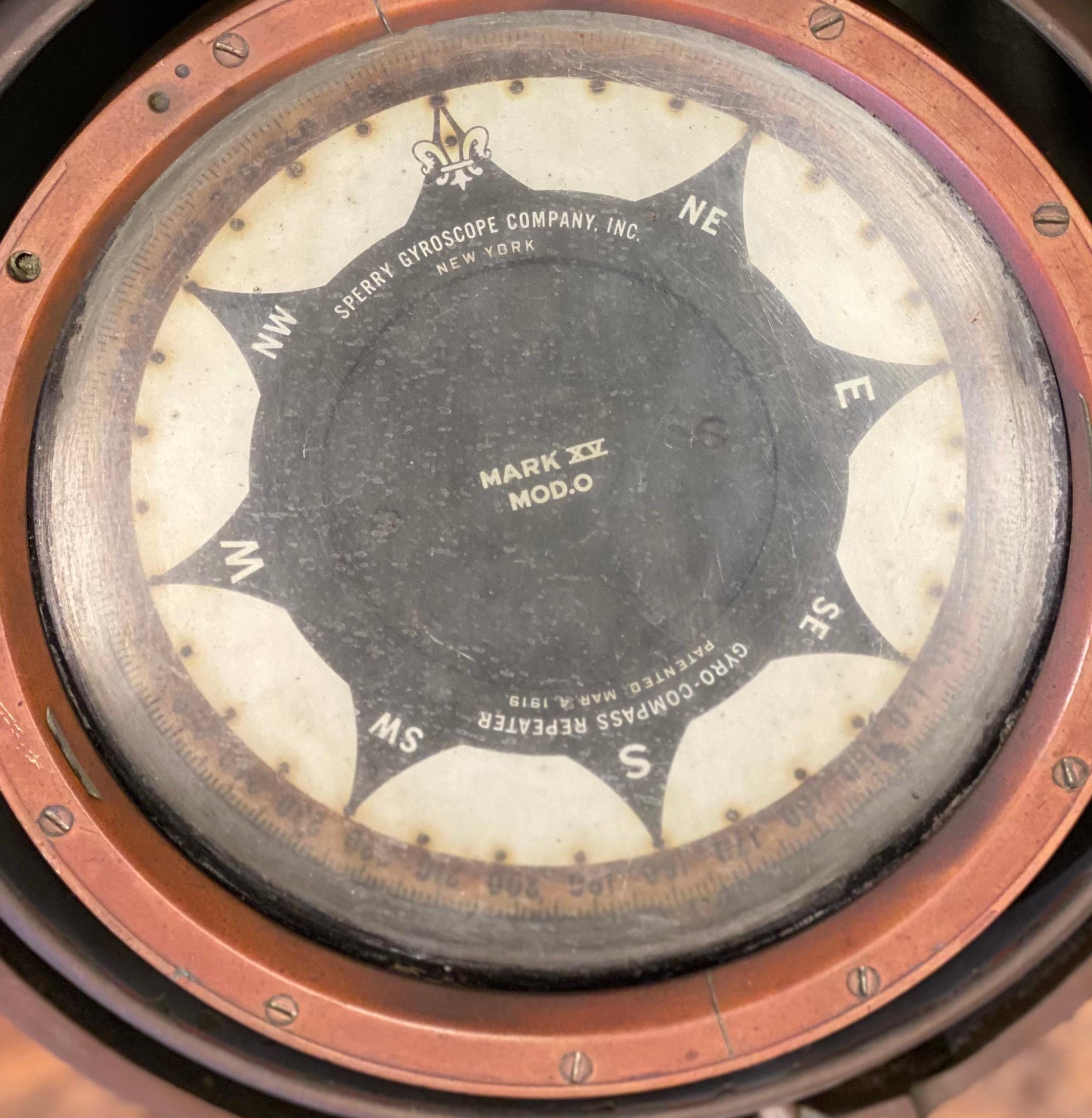 Antiguo repetidor de brújula giroscópica Sperry siglo XX