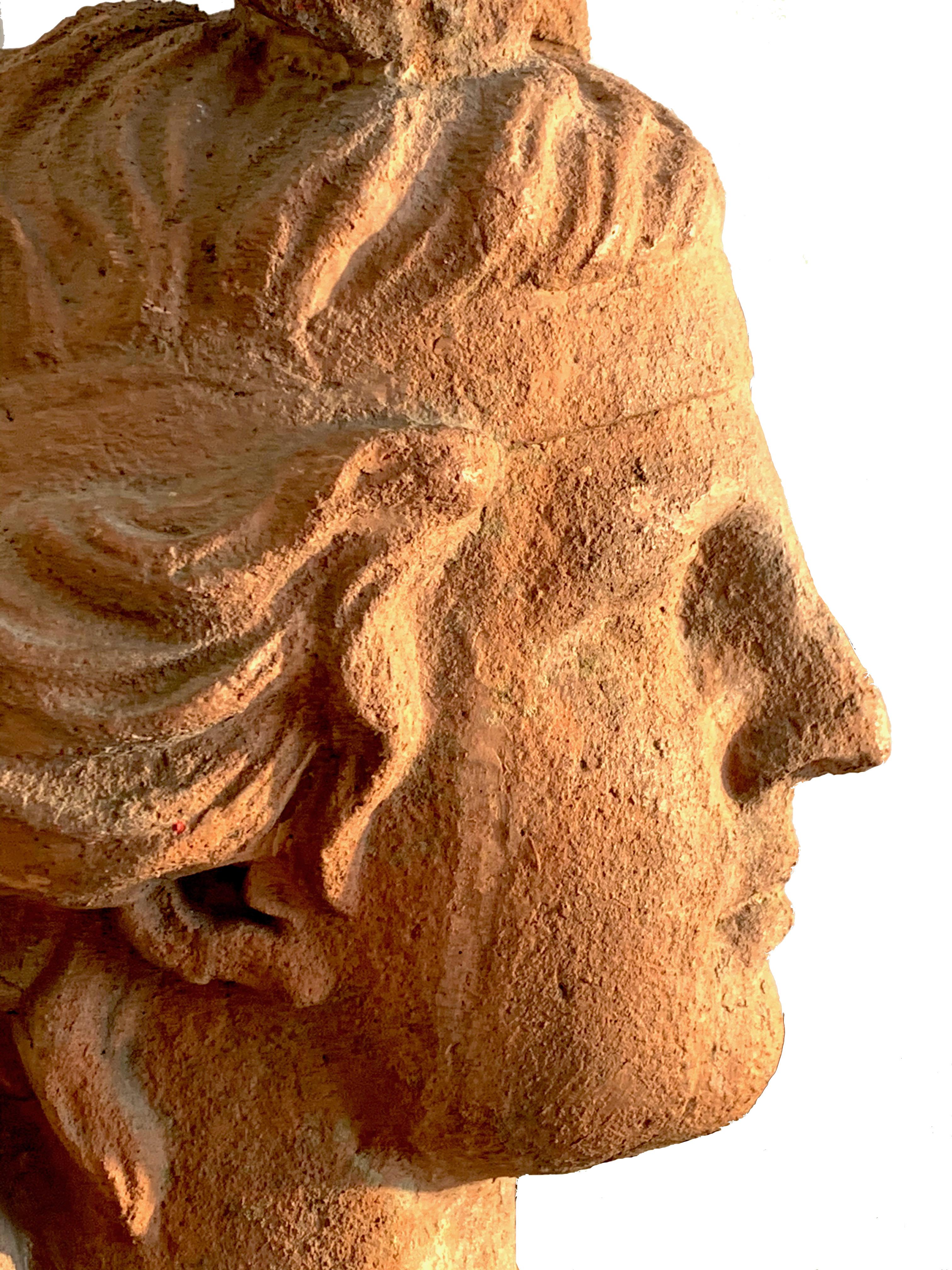 Antike Sphinx 1833 Felix Austin England Gargen Skulptur im Zustand „Gut“ im Angebot in Munich, DE