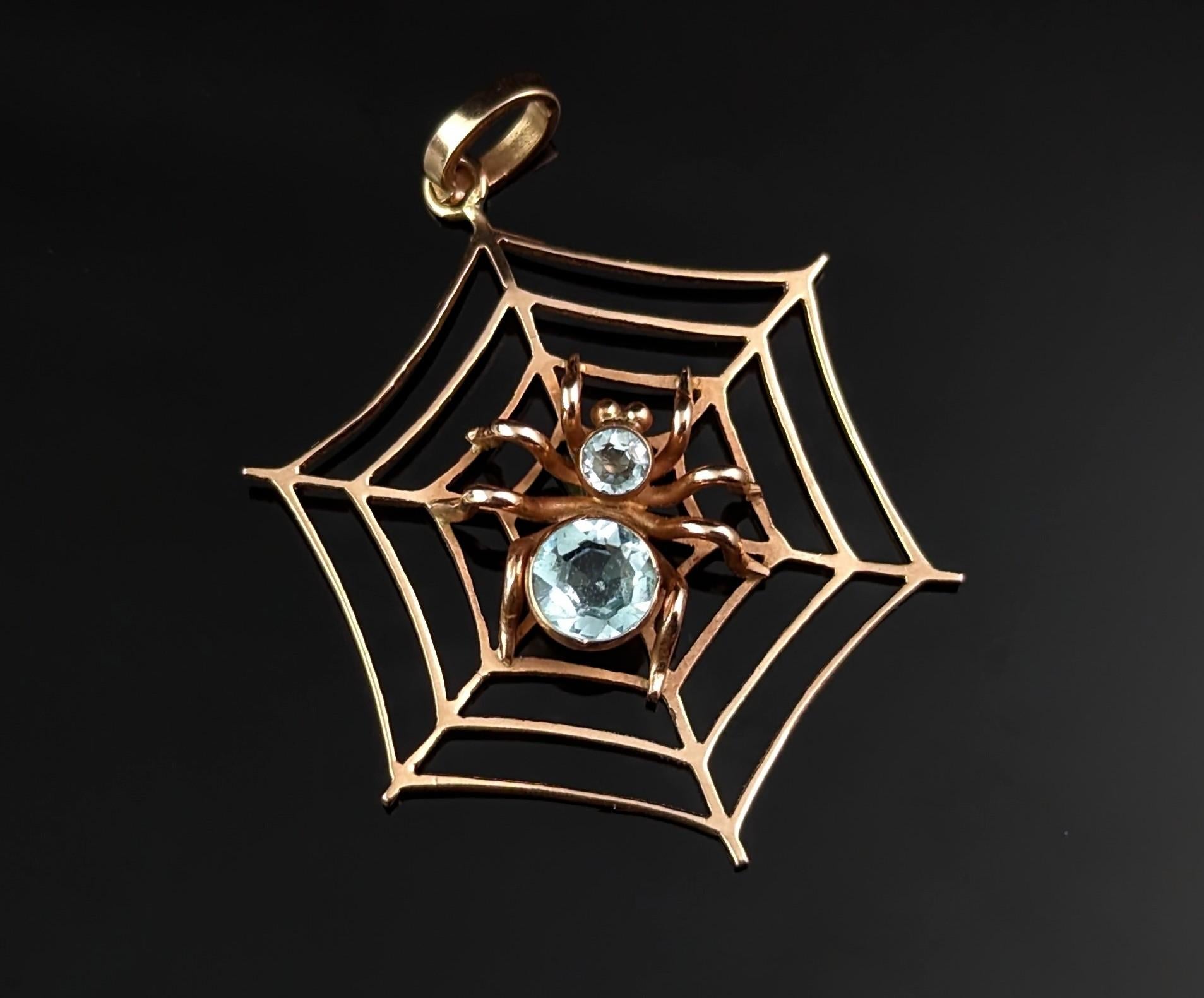 Round Cut Antique Spider and Web pendant, Aquamarine, 9k rose gold 