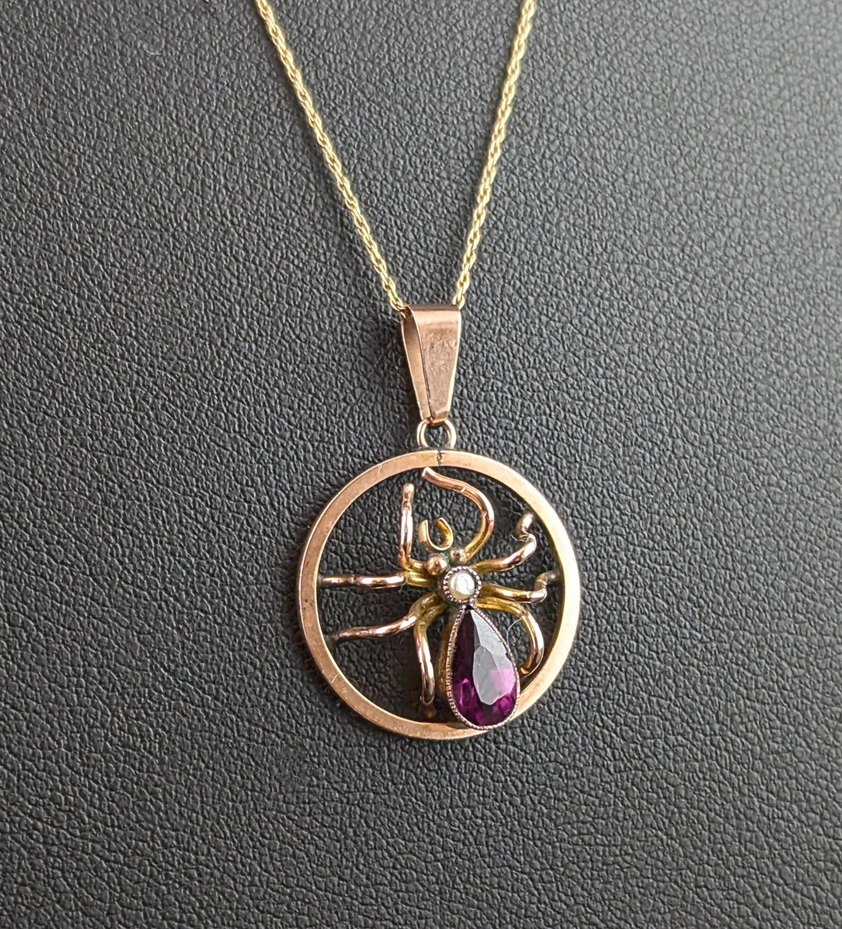 Antique Spider pendant necklace, Amethyst and Pearl, 9k gold For Sale 2