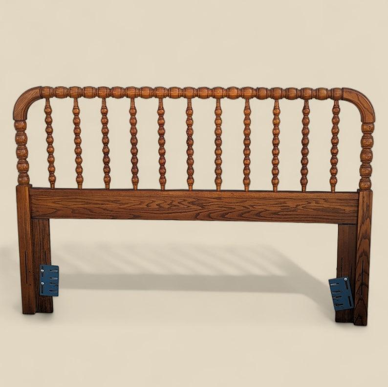 Antique Spindle Headboard Queen Size 19th Century Solid Oak Victorian Style For Sale 4