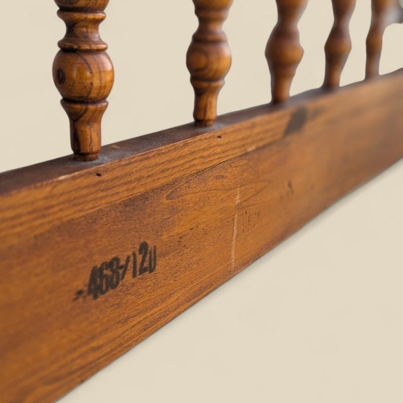 Antique Spindle Headboard Queen Size 19th Century Solid Oak Victorian Style For Sale 1