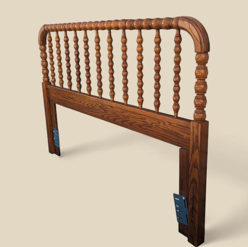 Antique Spindle Headboard Queen Size 19th Century Solid Oak Victorian Style For Sale 2