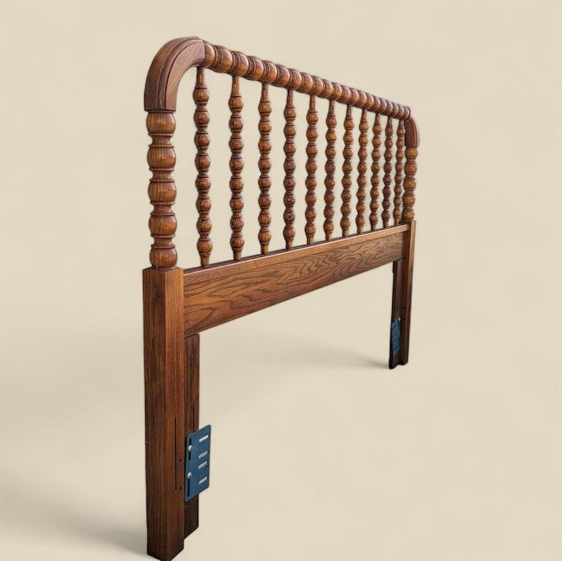 Antique Spindle Headboard Queen Size 19th Century Solid Oak Victorian Style For Sale 3