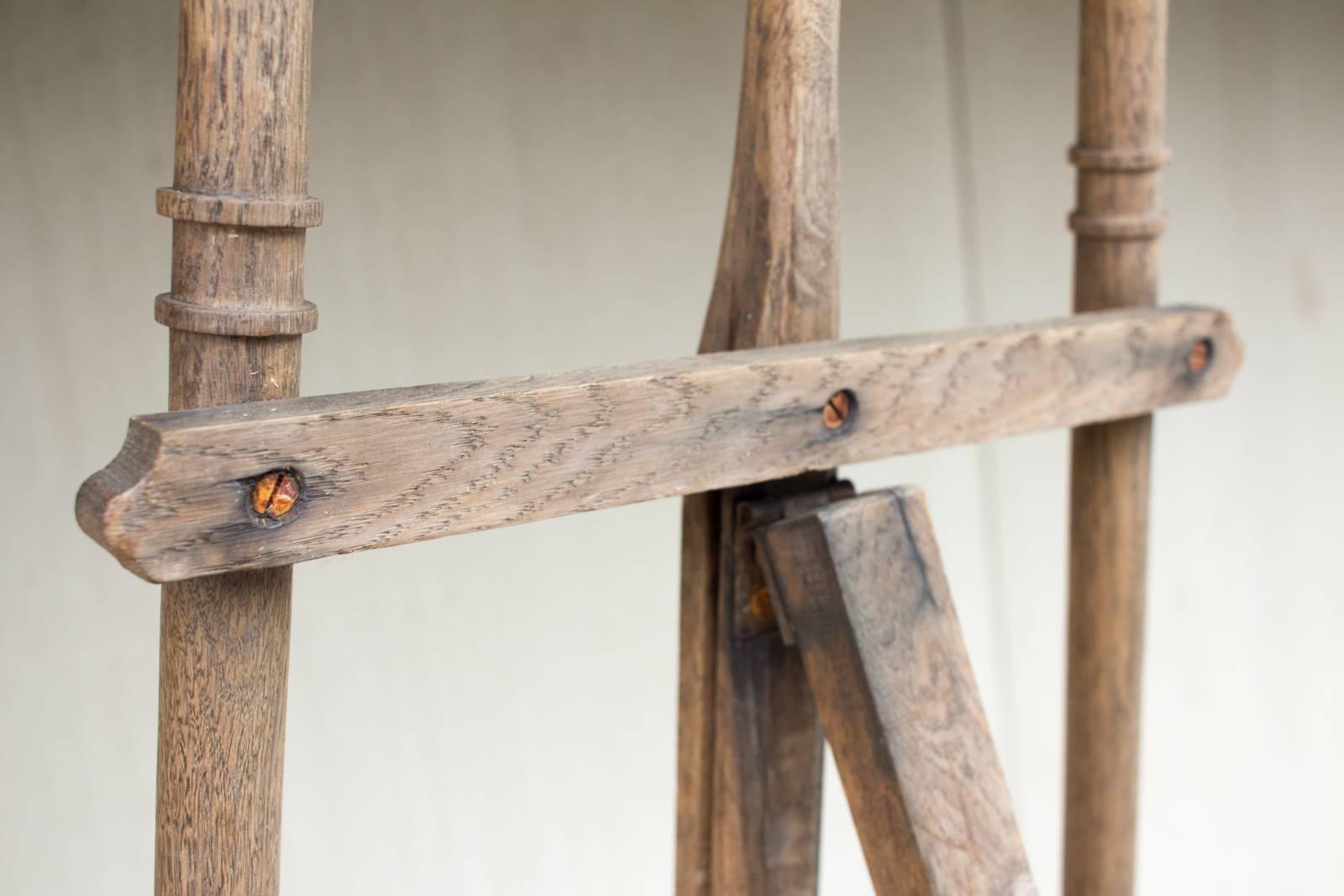 Antique Spindle Wood Easel Found in France In Good Condition In Houston, TX