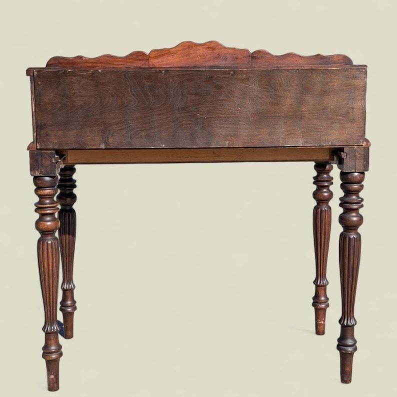Antiker Spinet-Schreibtisch, Massivholz, Schreibtisch, Sekretär-Schreibtisch im Zustand „Gut“ in Rancho Cucamonga, CA