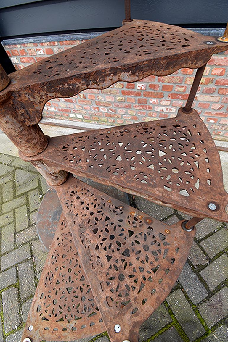 Antique Spiral Staircase, 19th Century In Good Condition In Udenhout, NL