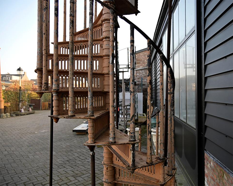 Beautiful antique spiral staircase from the 19th century.
Recuperated out of a mansion near Paris, France.