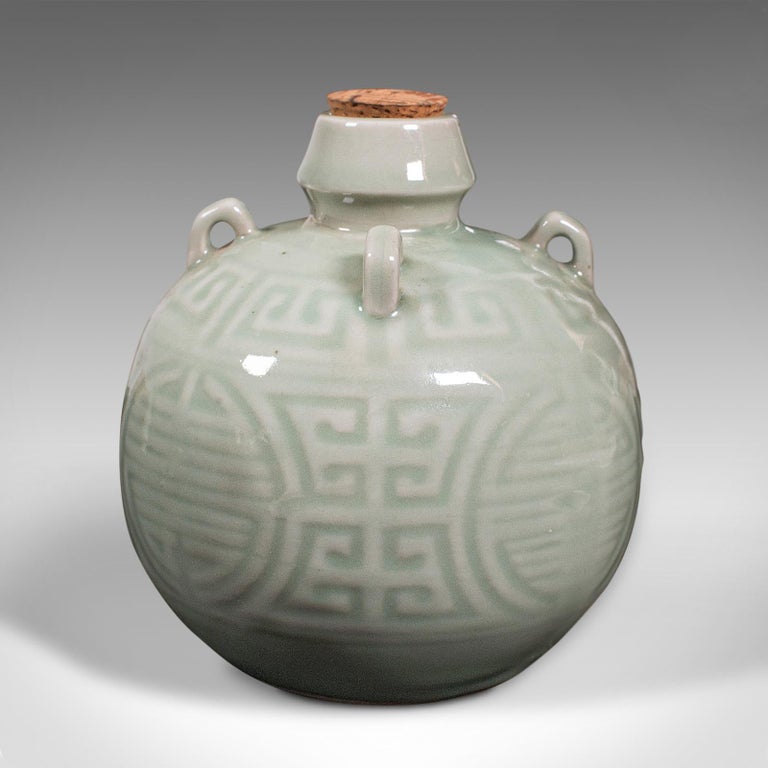 https://a.1stdibscdn.com/antique-spirit-pot-chinese-celadon-ceramic-gourd-pouring-jug-victorian-for-sale-picture-4/f_26453/f_298915821659886811499/18_8590_4_master.jpg?width=768