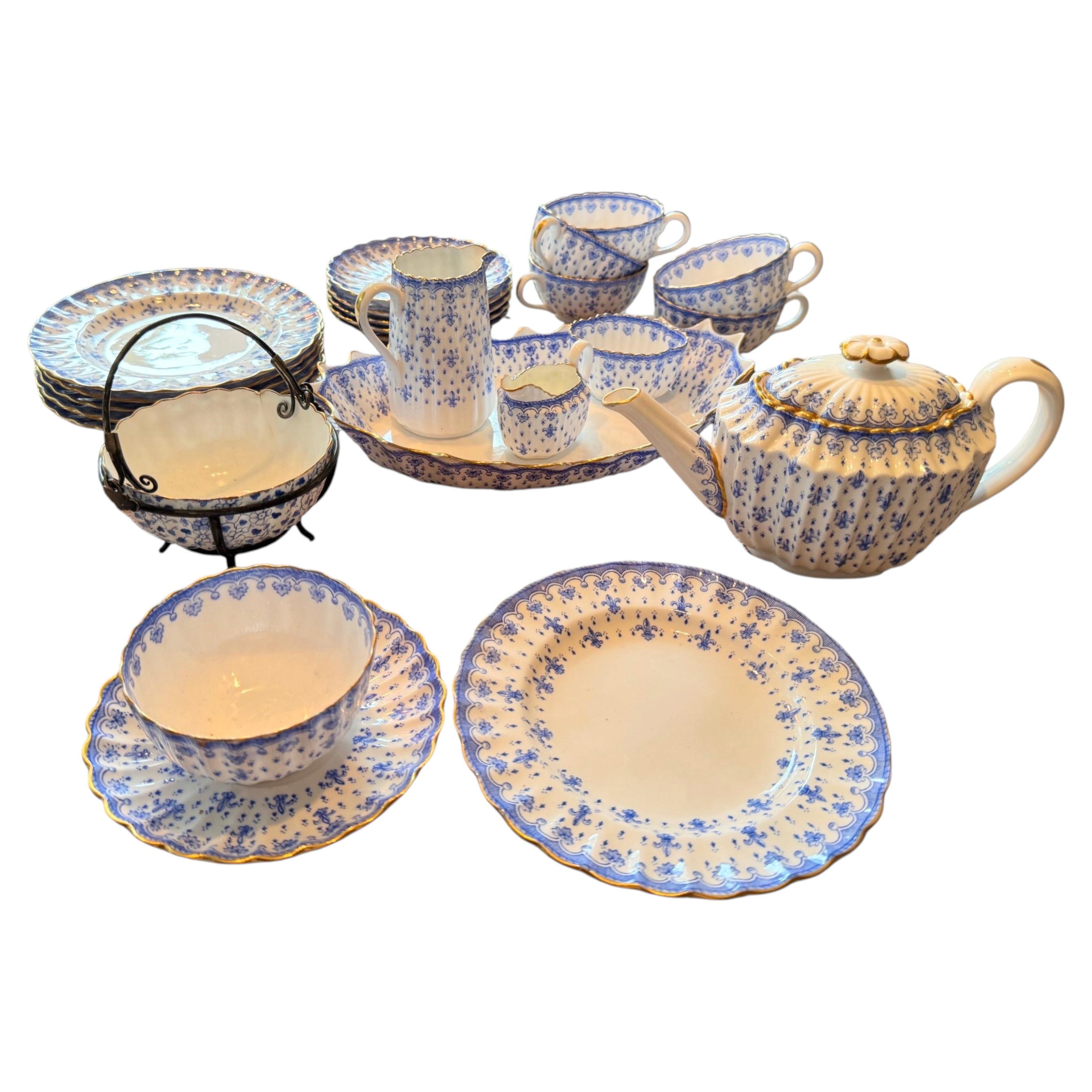 Service à thé Art nouveau « Blue Lily » (Fleur de lys) de la collection Copeland Spode de Spode en vente
