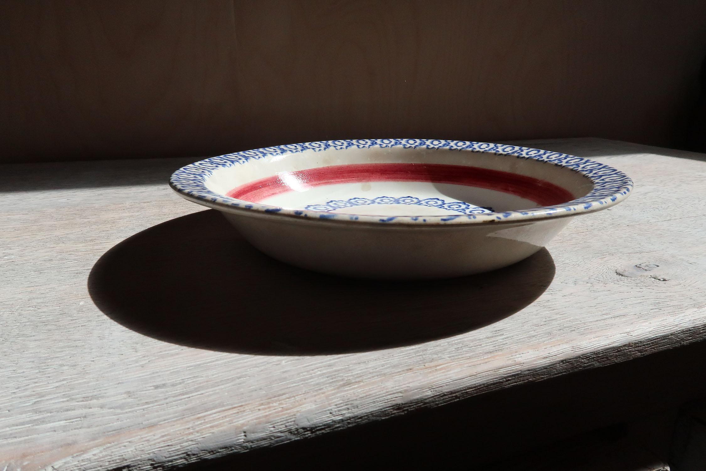 Welsh Antique Spongeware Bowl.  19th Century For Sale
