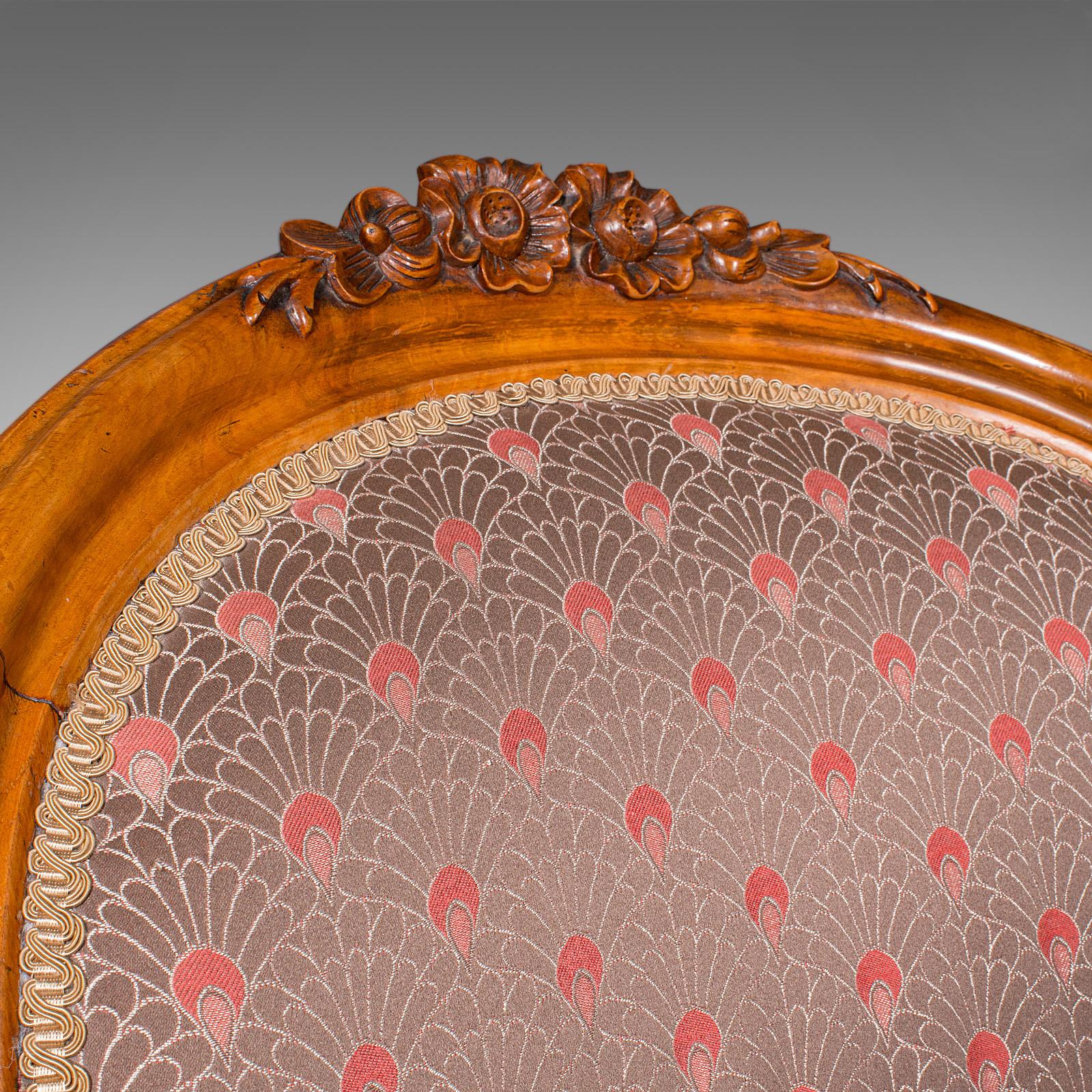 Silla antigua con respaldo de cuchara, inglesa, nogal, sillón, principios de la época victoriana, 1840 Textil en venta