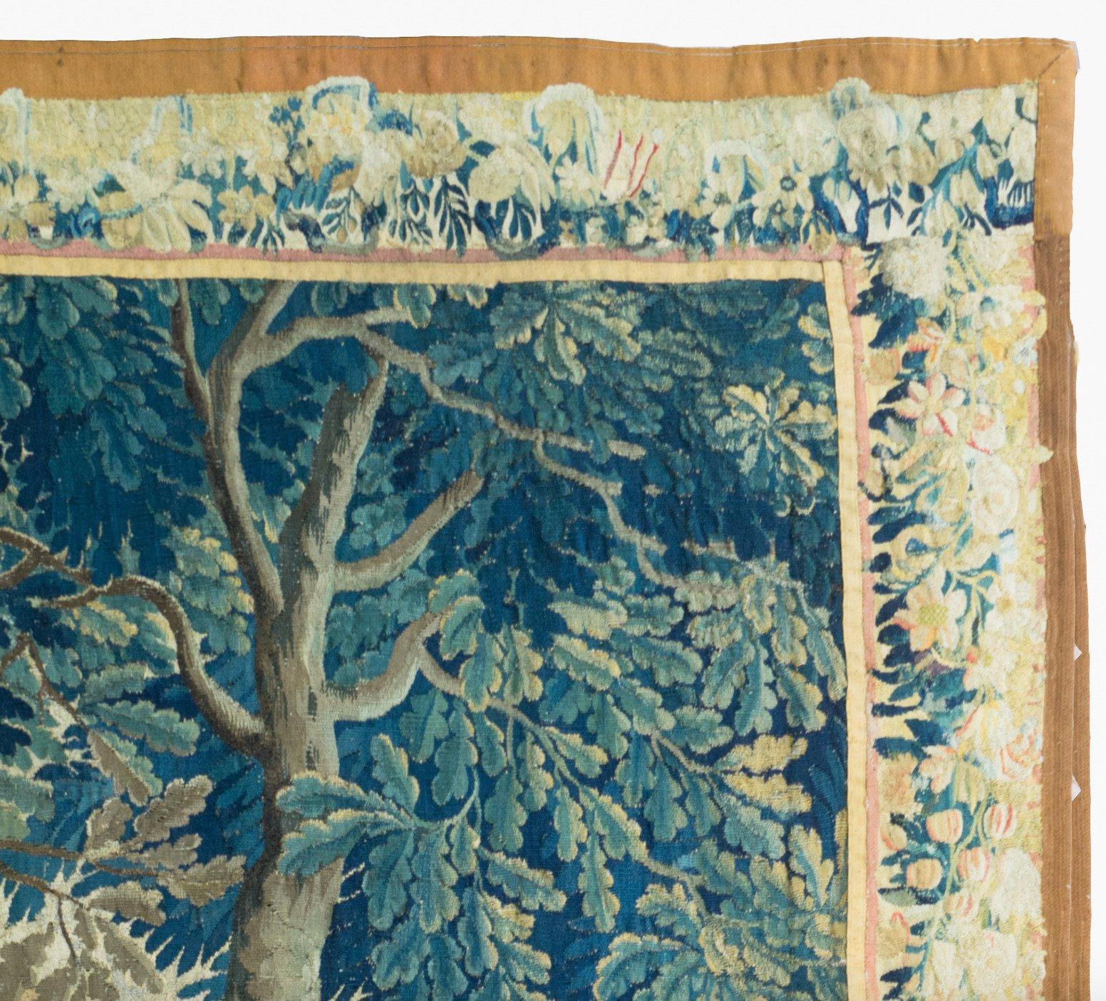 Antiker flämischer Verdure-Wandteppich mit Vögeln aus dem 18. Jahrhundert (Barock) im Angebot