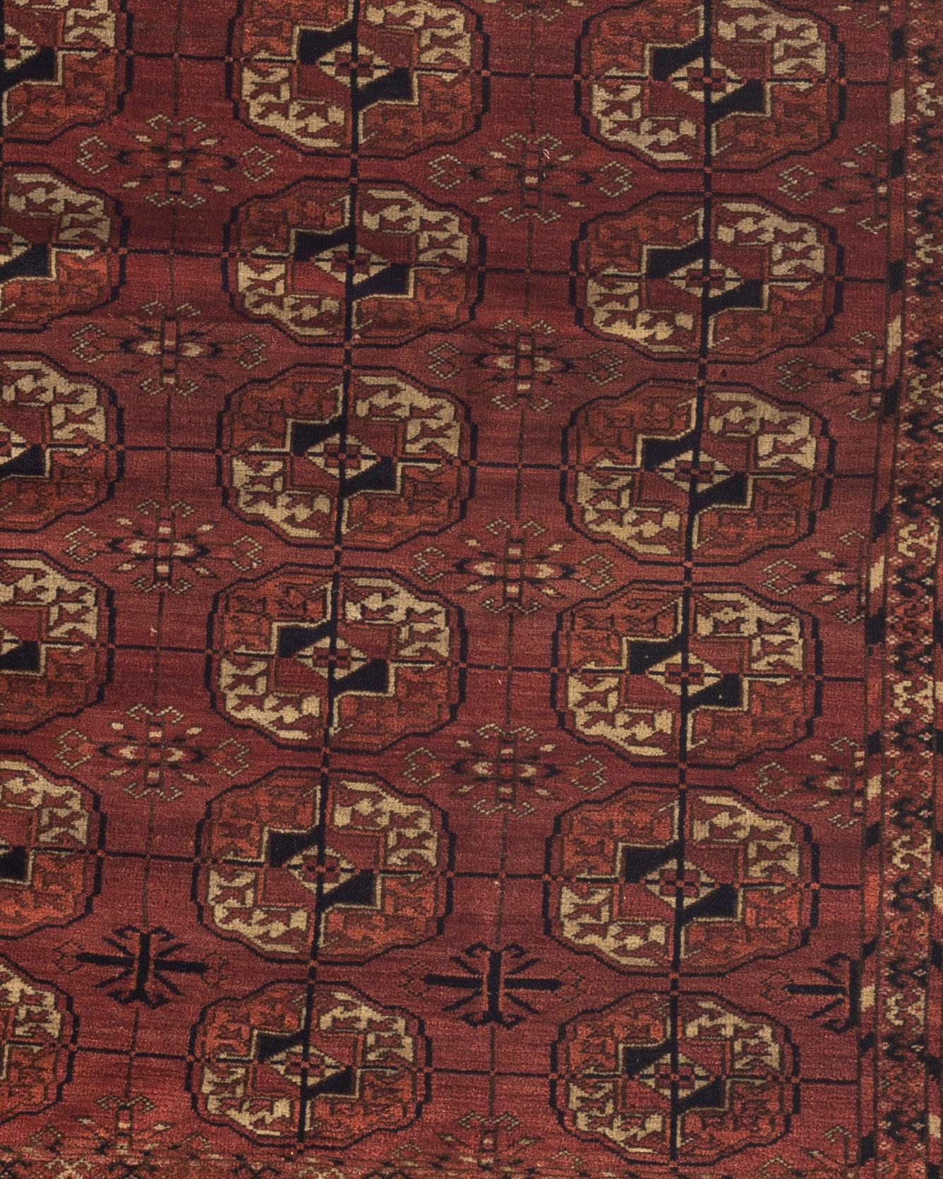 Ancien tapis carré de Bokhara, vers 1890 4'3 x 4'5 Bon état - En vente à Secaucus, NJ