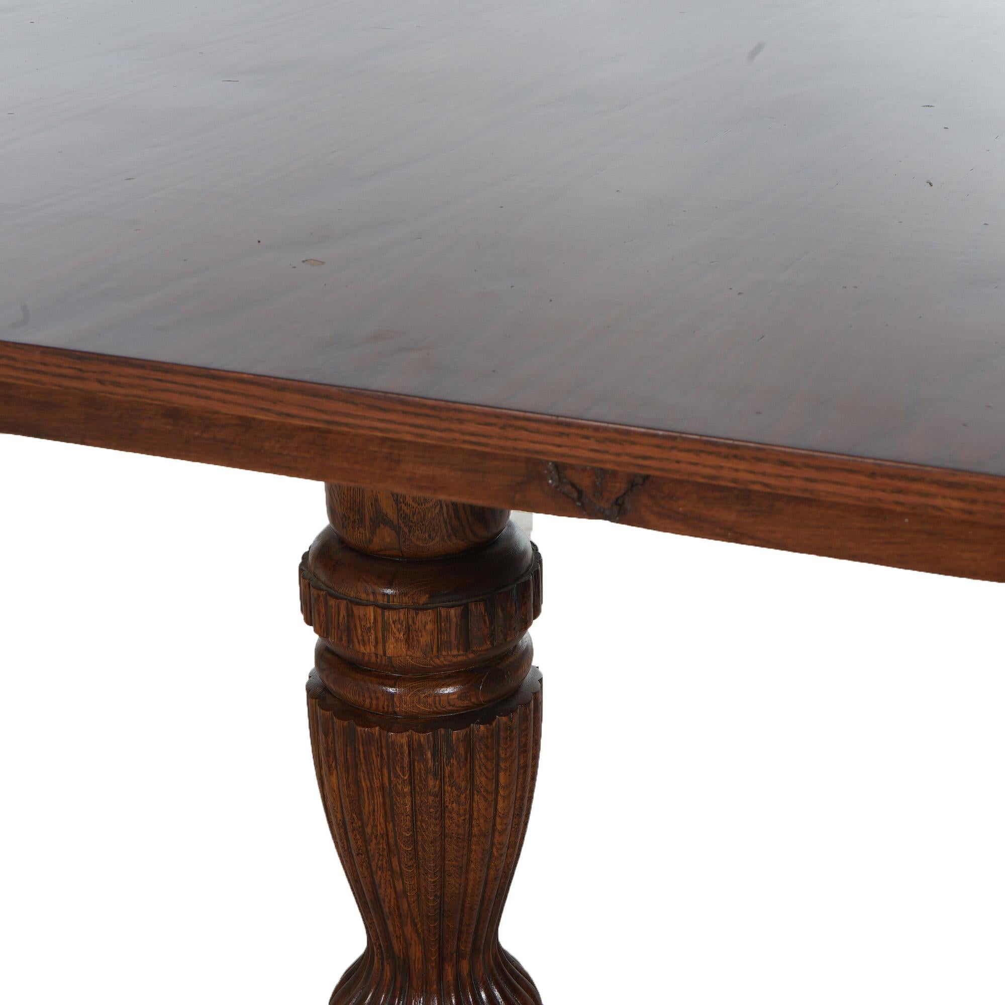 Ancienne table de salle à manger carrée à rallonge pliante en chêne sculpté C1900 en vente 9