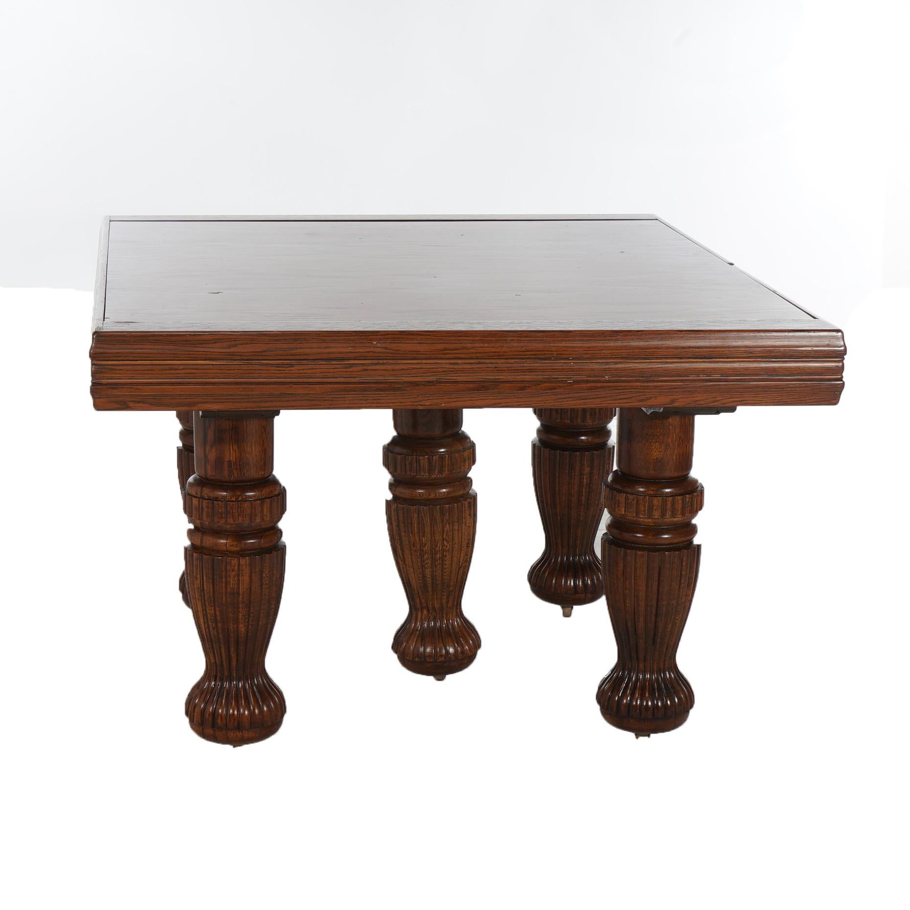 Ancienne table de salle à manger carrée à rallonge pliante en chêne sculpté C1900 en vente 13