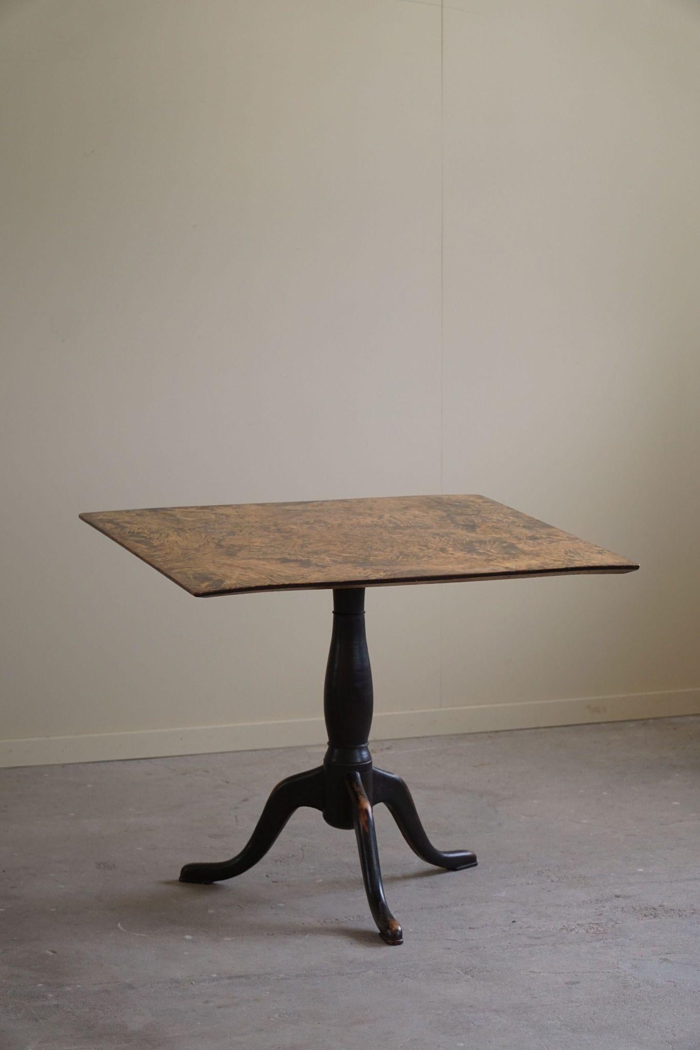Antique Square Drop Leaf Table in Burl Wood, Handcrafted in Sweden, 19th Century For Sale 7