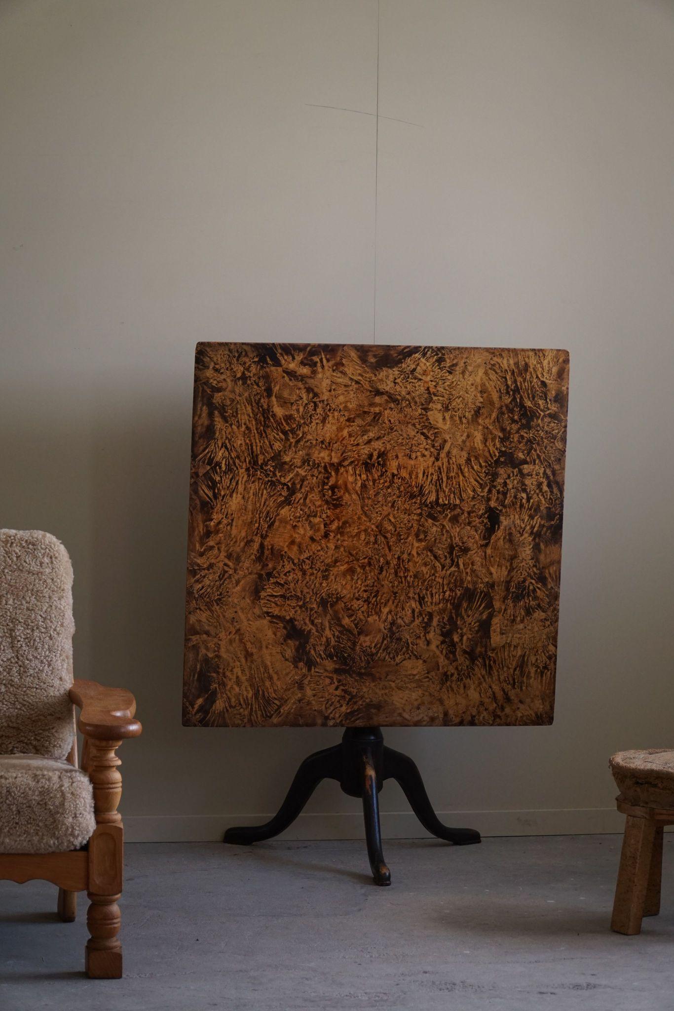 Antique Square Drop Leaf Table in Burl Wood, Handcrafted in Sweden, 19th Century In Good Condition For Sale In Odense, DK