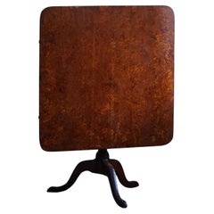 Antigua Mesa Cuadrada Plegable de Madera Burl, Hecha a Mano en Suecia, Siglo XIX