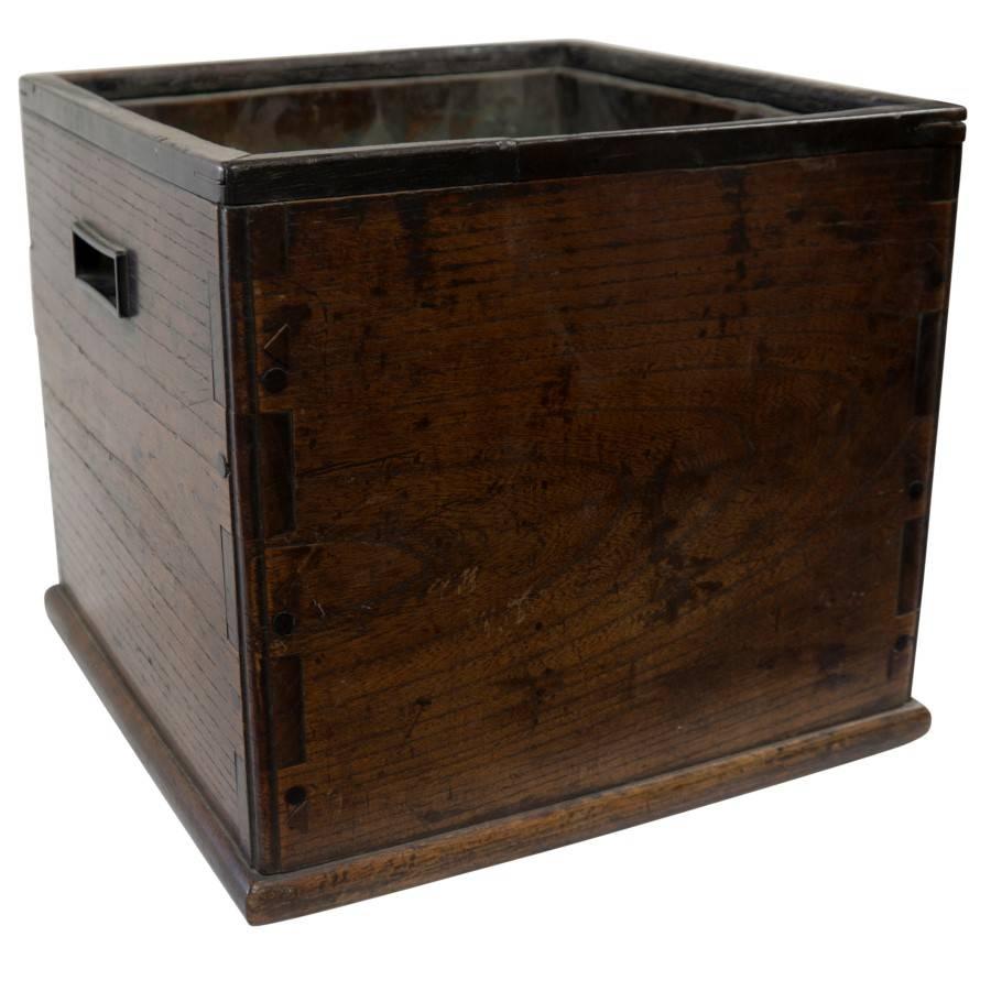Antique Square Hibachi In Good Condition In Culver City, CA