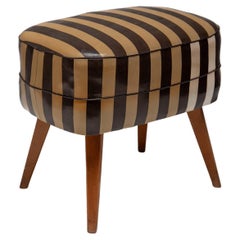 Pouf carré ancien, tabouret et assise noirs et blancs, France 1910