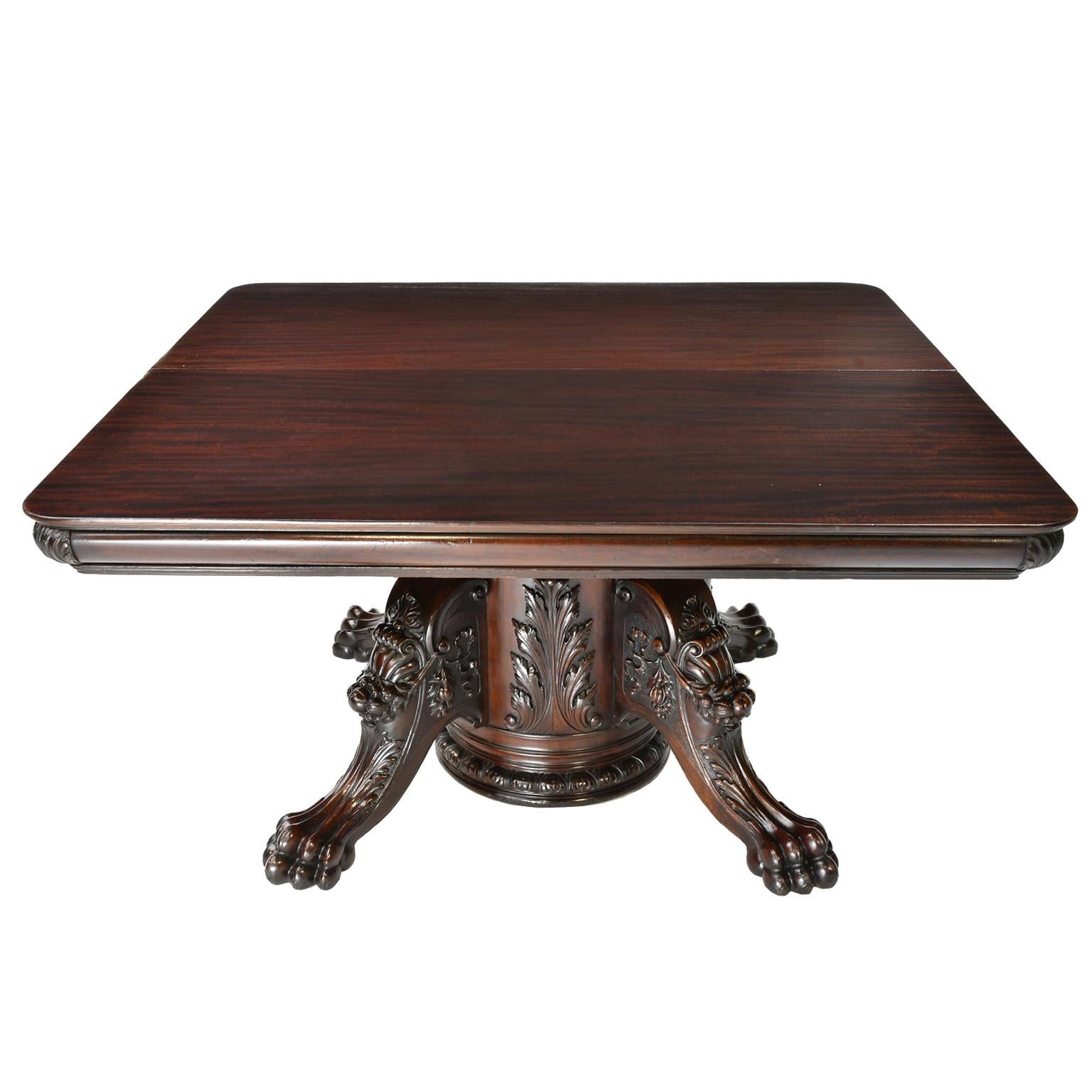 A beautiful and expertly-crafted extension dining table in solid mahogany with (6) six leaves, attributable to cabinetmaker, R.J. Horner, from New York City during the American Belle Époque or Gilded Age. The 54