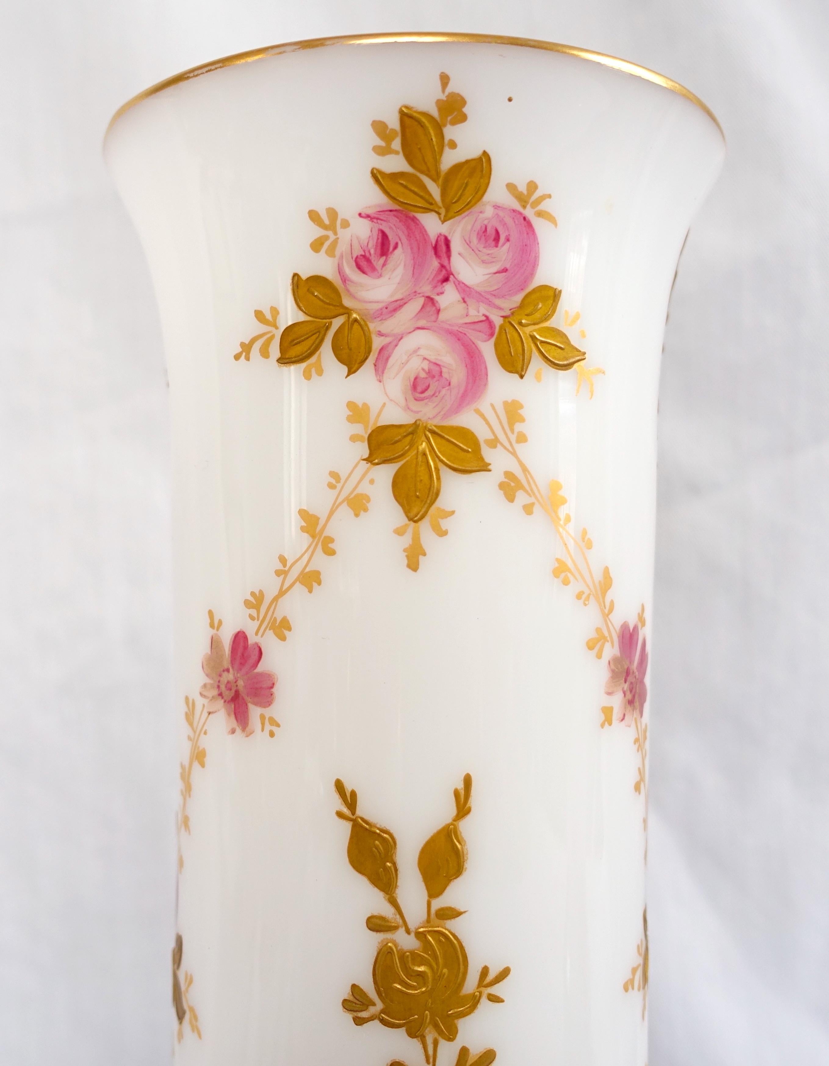 Napoleon III Antique St. Louis opaline crystal vase, Art Nouveau period circa 1900 For Sale