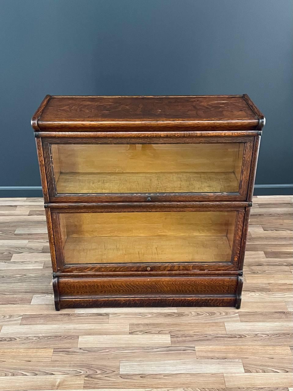 Mission Antiquities Barristers Oak Oak & Glass 2-Tier Bookcase Shelf Cabinet en vente
