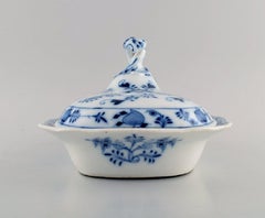 Antique Stadt Meissen Blue Onion Lidded Tureen in Hand-Painted Porcelain