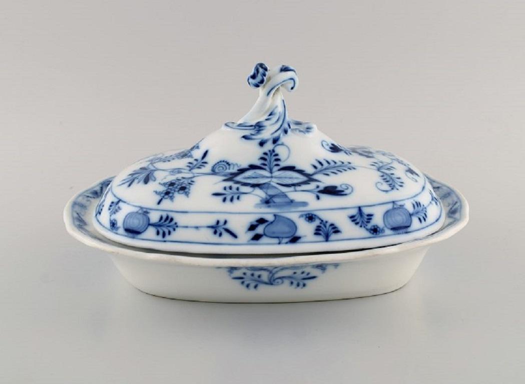 20th Century Antique Stadt Meissen Blue Onion Lidded Tureen in Hand-Painted Porcelain For Sale