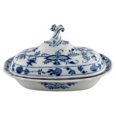 Antique Stadt Meissen Blue Onion Lidded Tureen in Hand-Painted Porcelain