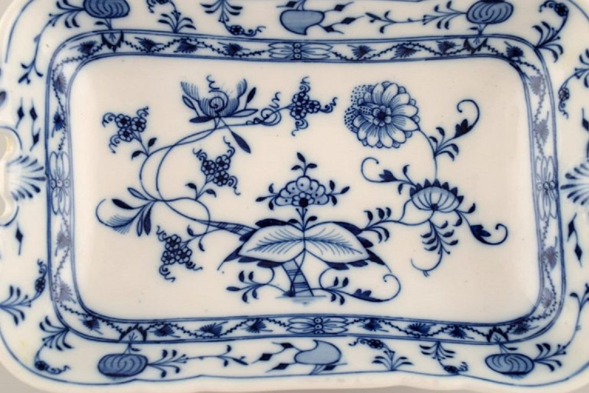 German Antique Stadt Meissen Blue Onion Serving Tray in Hand-Painted Porcelain