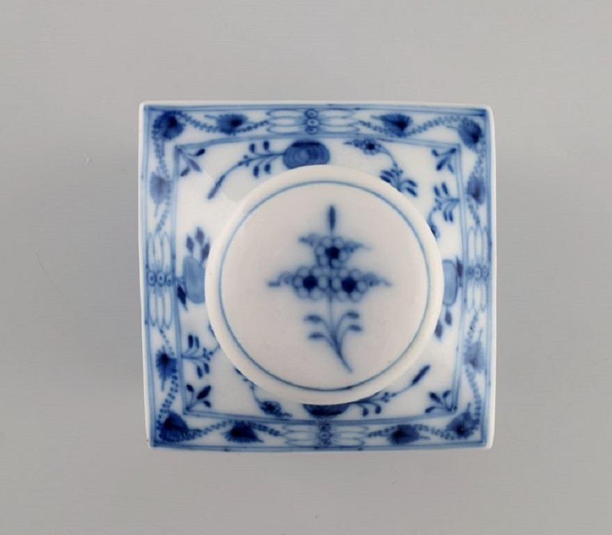 20th Century Antique Stadt Meissen Blue Onion Tea Caddy in Hand-Painted Porcelain