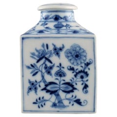 Antique Stadt Meissen Blue Onion Tea Caddy in Hand-Painted Porcelain