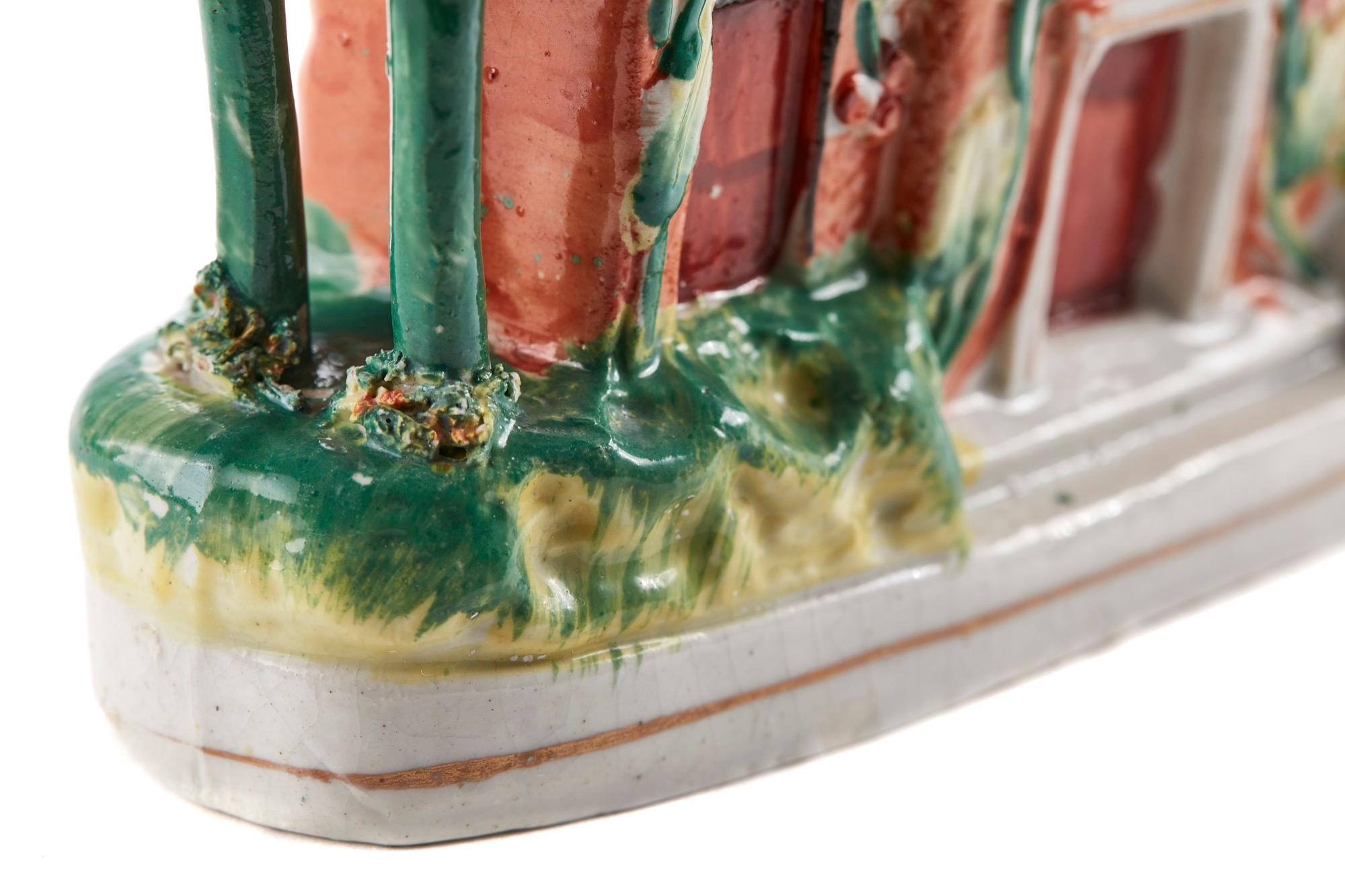Cabaña antigua de fondo plano de Staffordshire, hacia 1880 Cerámico en venta