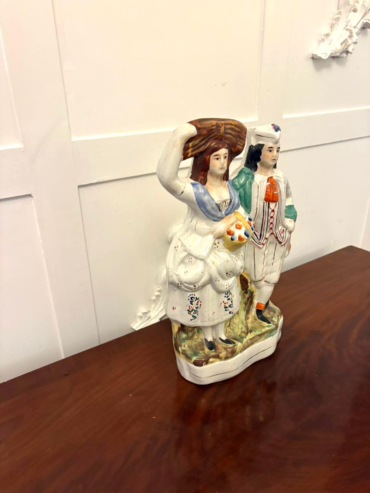 Antico Staffordshire con retro piatto di una coppia di campagna In condizioni buone in vendita a Suffolk, GB