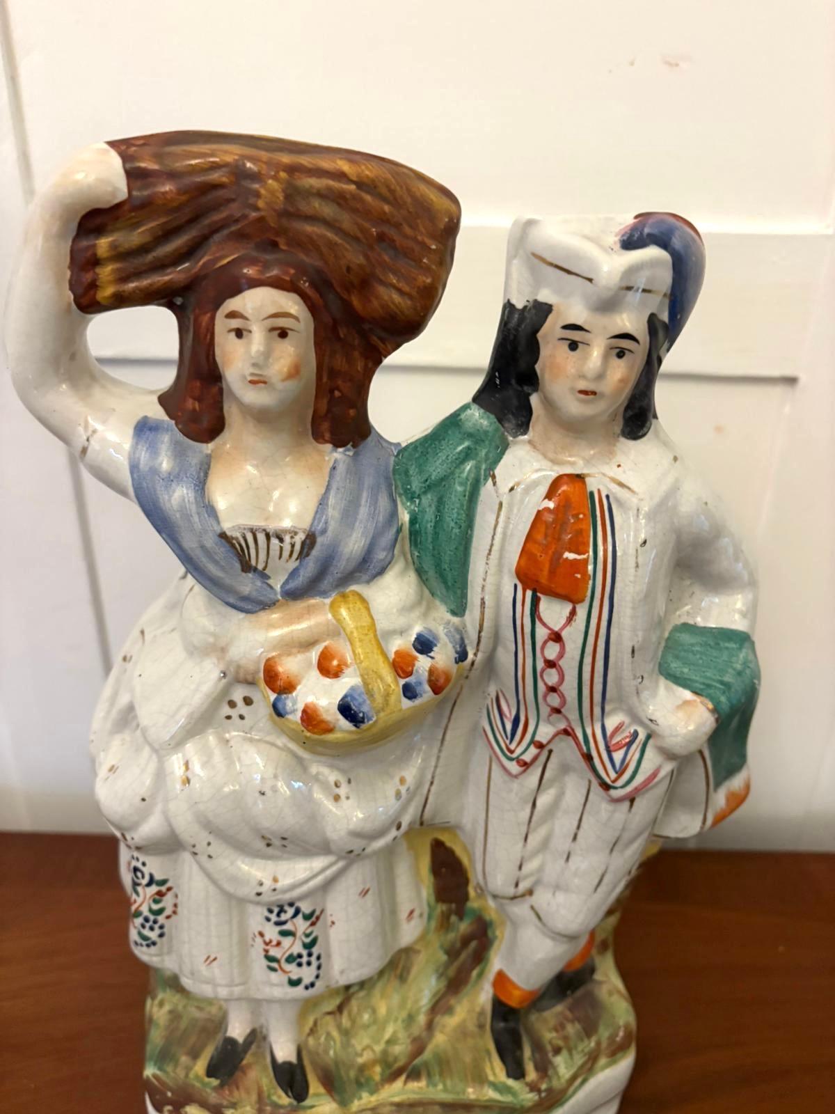 Ceramica Antico Staffordshire con retro piatto di una coppia di campagna in vendita