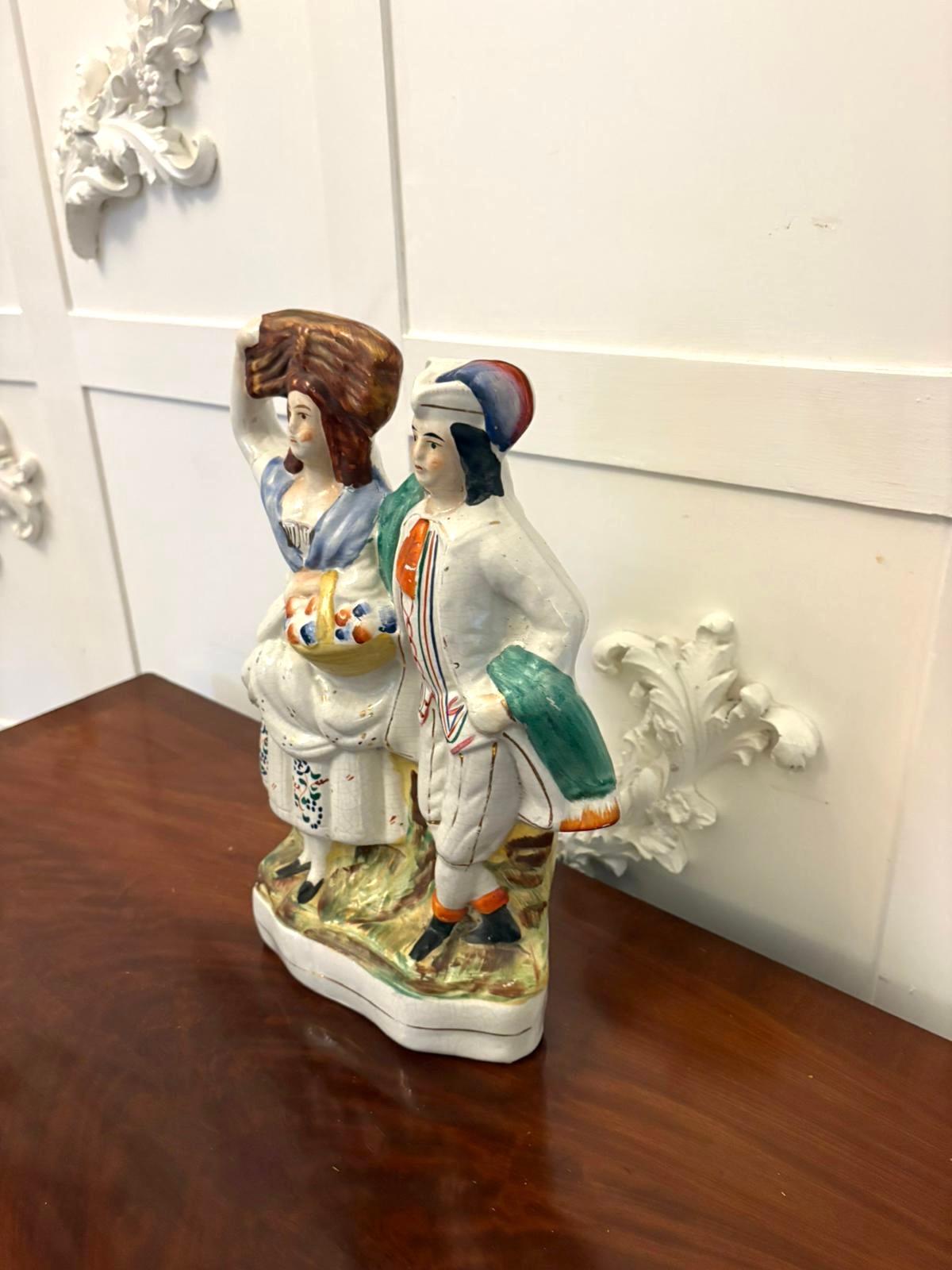 Antico Staffordshire con retro piatto di una coppia di campagna in vendita 2