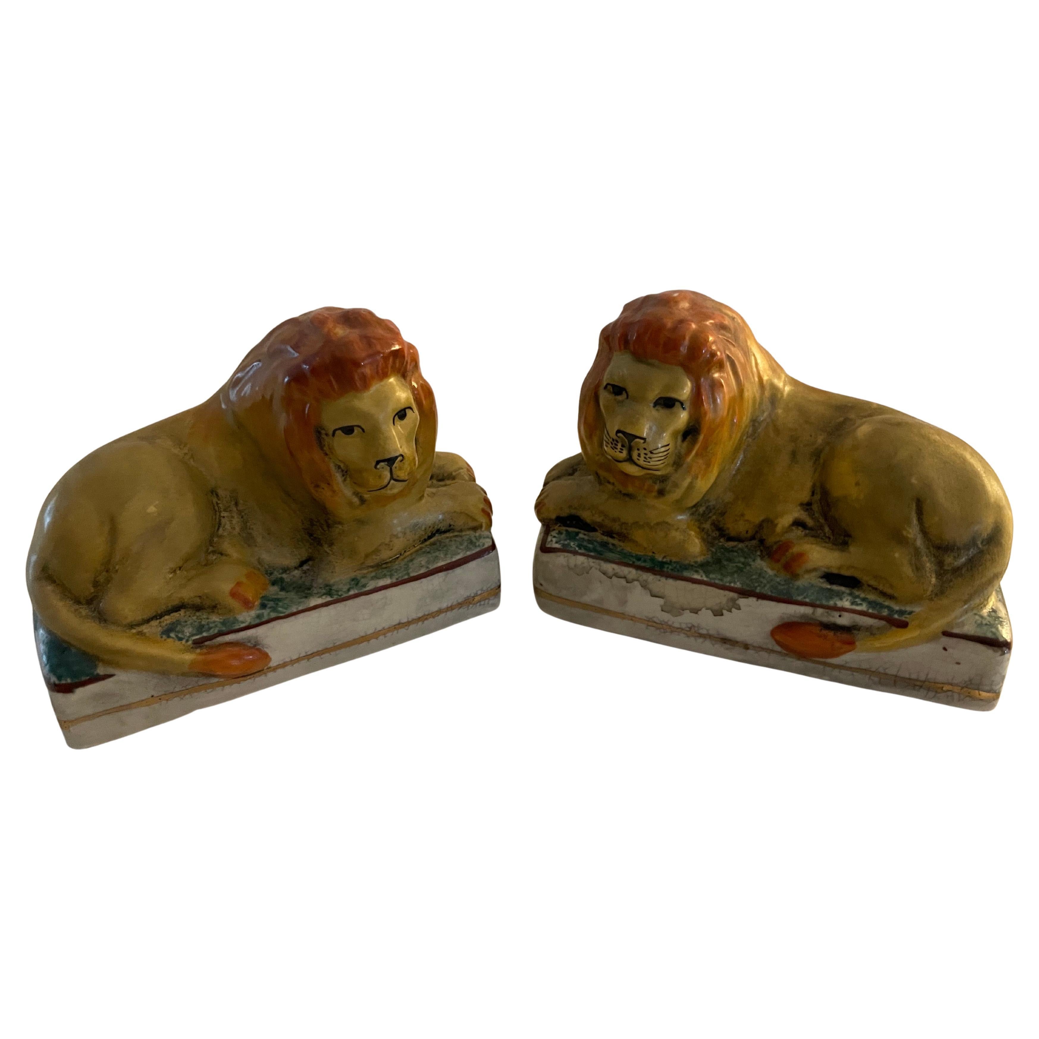 Antique Staffordshire Lion Figurines, Hand Painted, Circa 1920s im Angebot