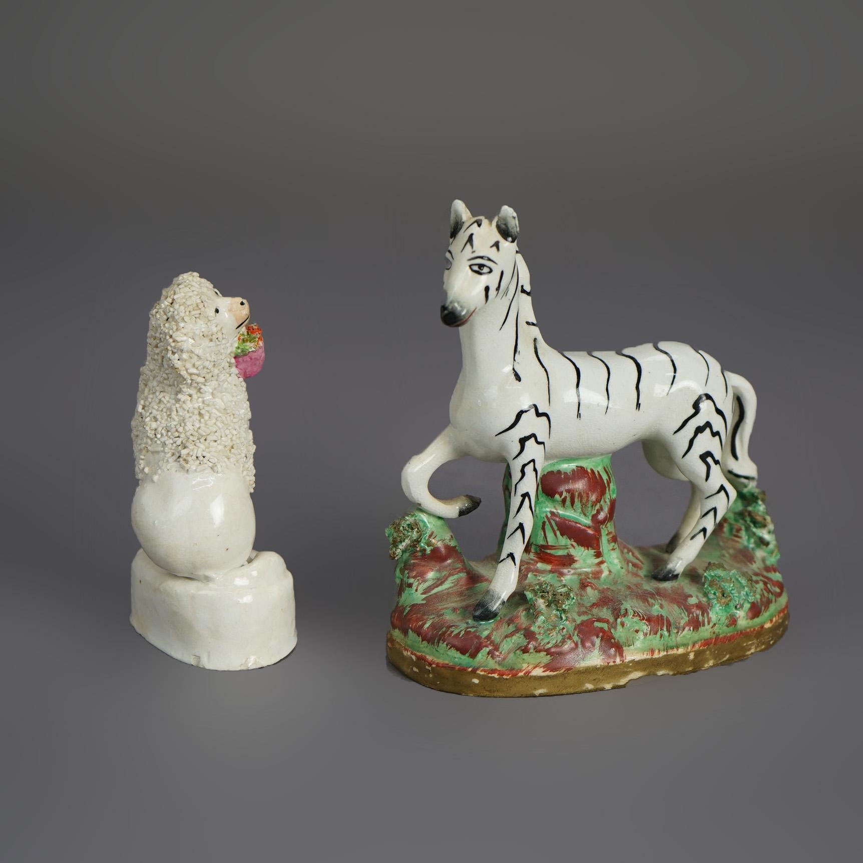Antike Staffordshire Polychromed Porzellan Zebra & Pudel Hund Figuren C1870 (Polychromiert) im Angebot