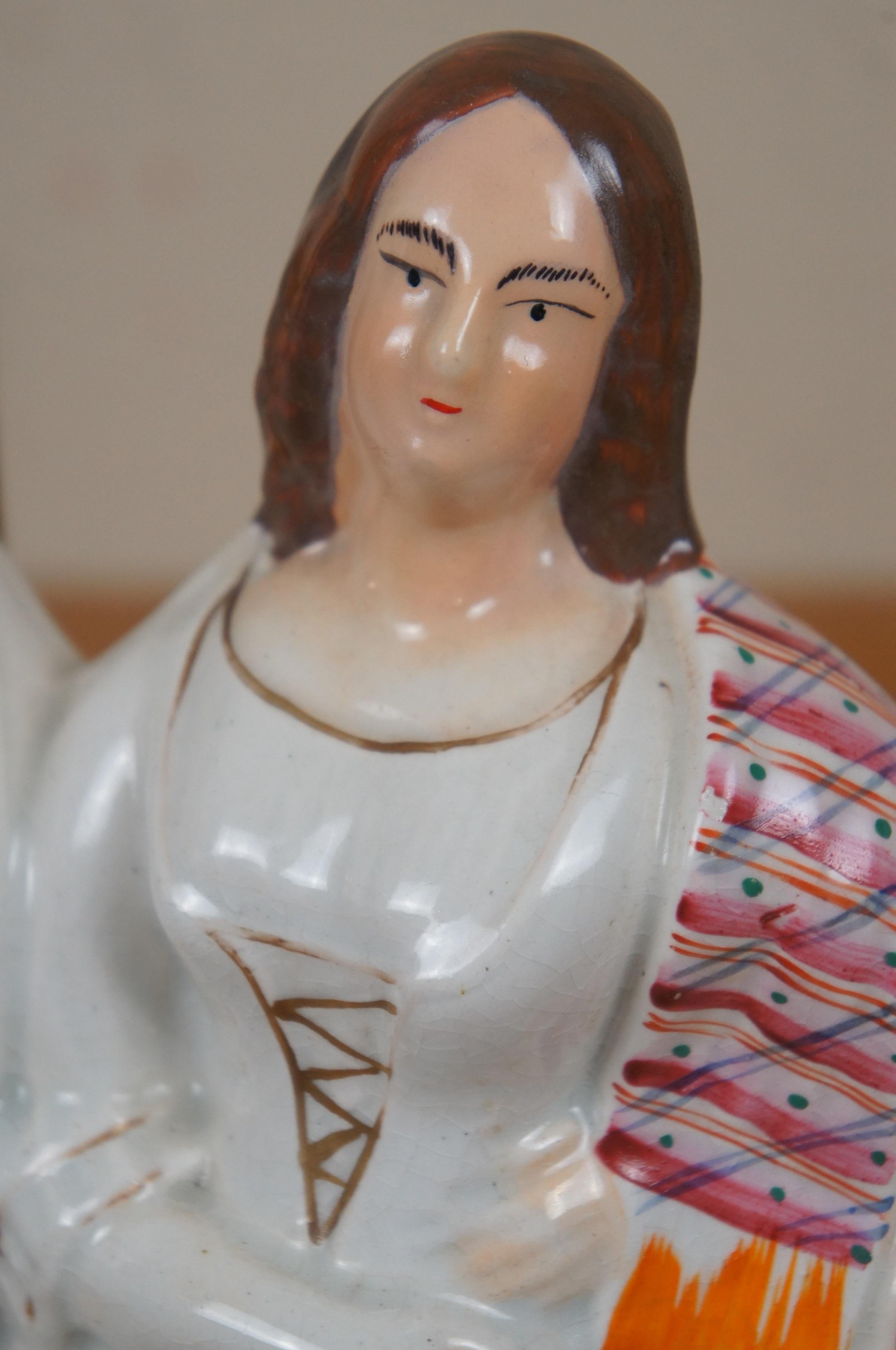 Ancienne lampe de table Staffordshire en porcelaine représentant deux marins qui se retournent, 29 pouces en vente 1