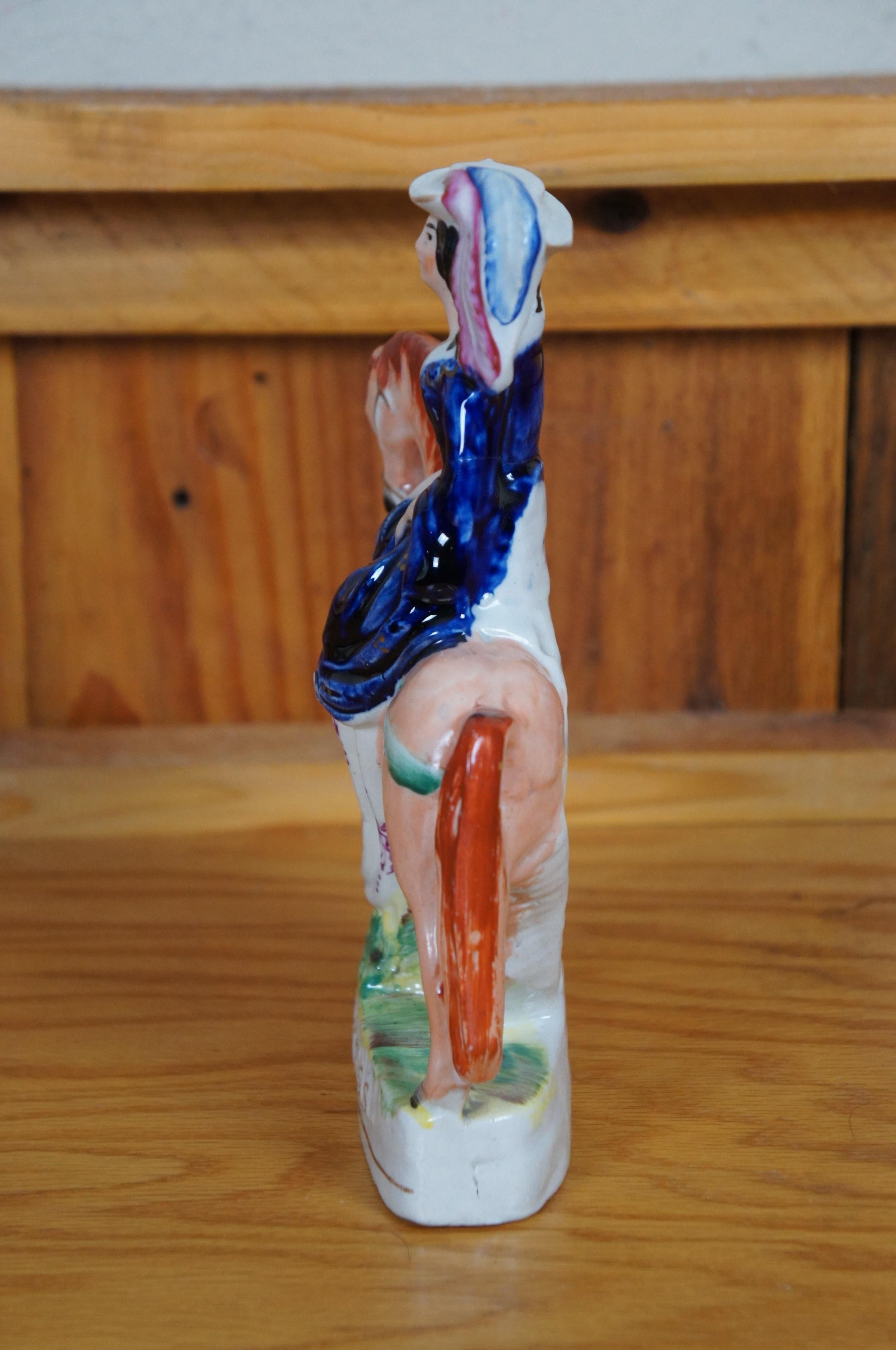 Porcellana Antica statuetta a cavallo della Duchessa di Cambridge in porcellana Staffordshire da 9 pollici in vendita