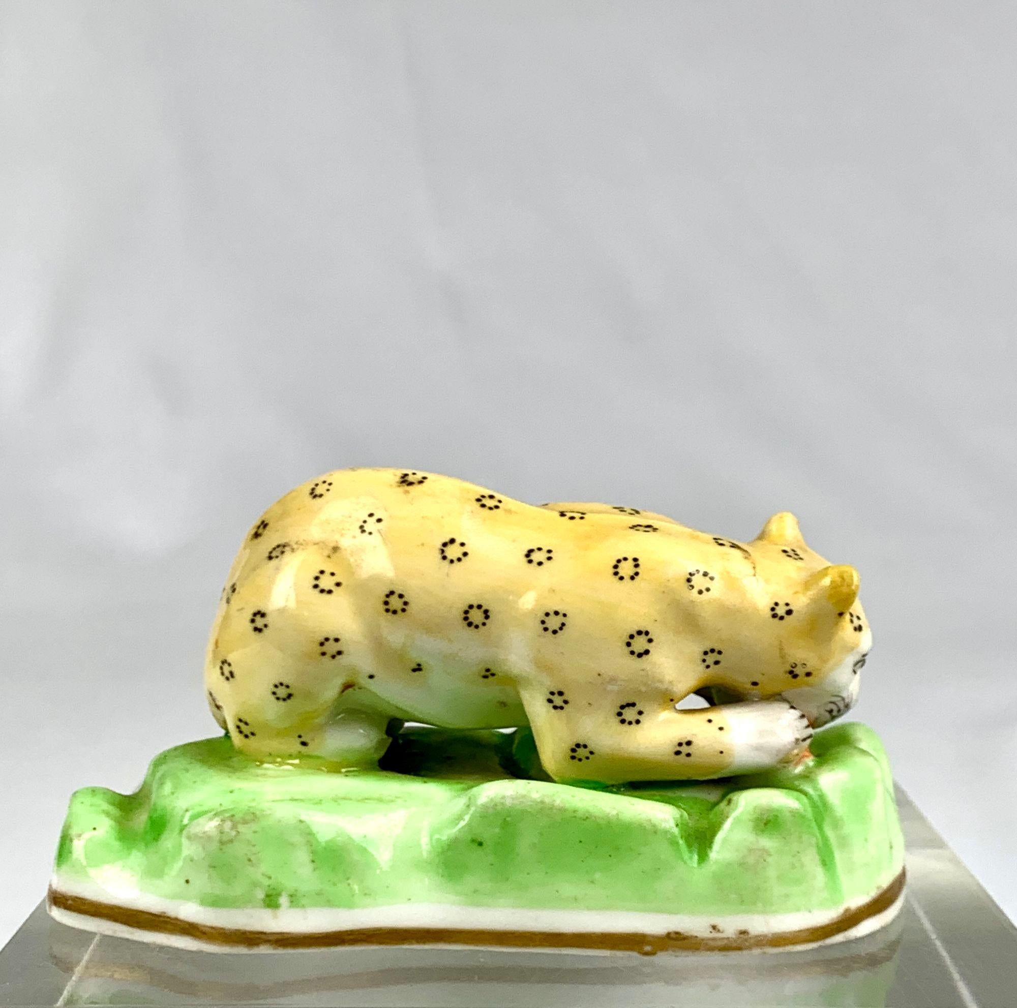 Antike Staffordshire Porzellanfigur Leopard Samuel Alcock & Co. CIRCA 1835 (Englisch) im Angebot