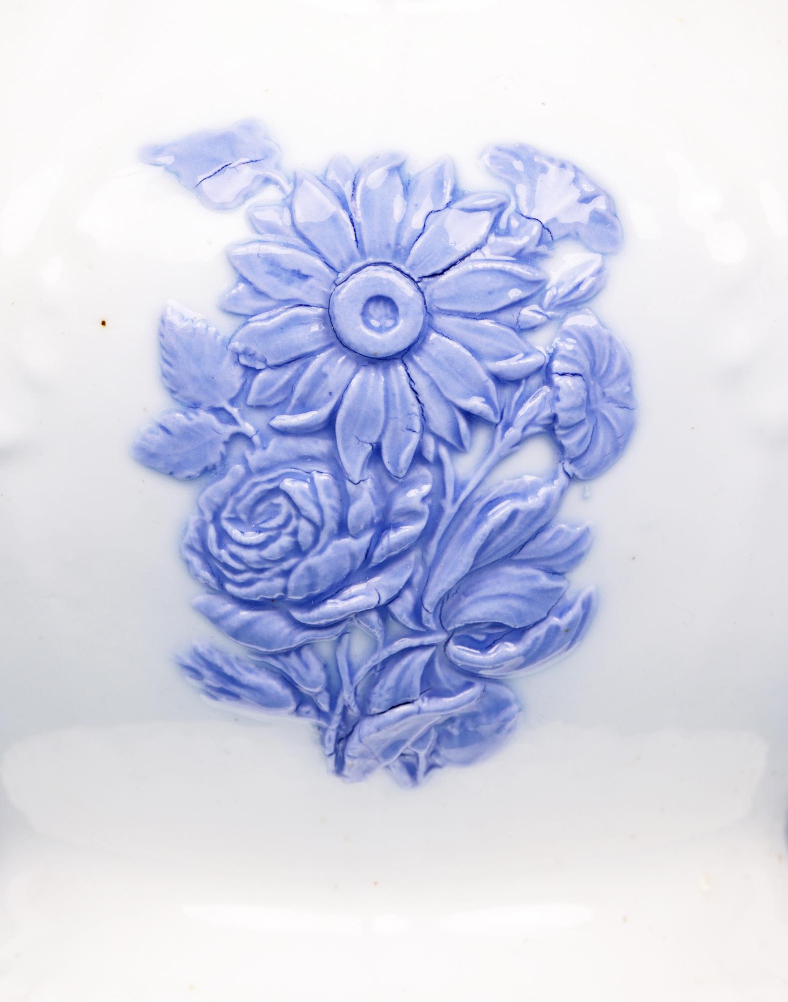 Ancienne cruche décorée de motifs lilas en porcelaine du Staffordshire en vente 7