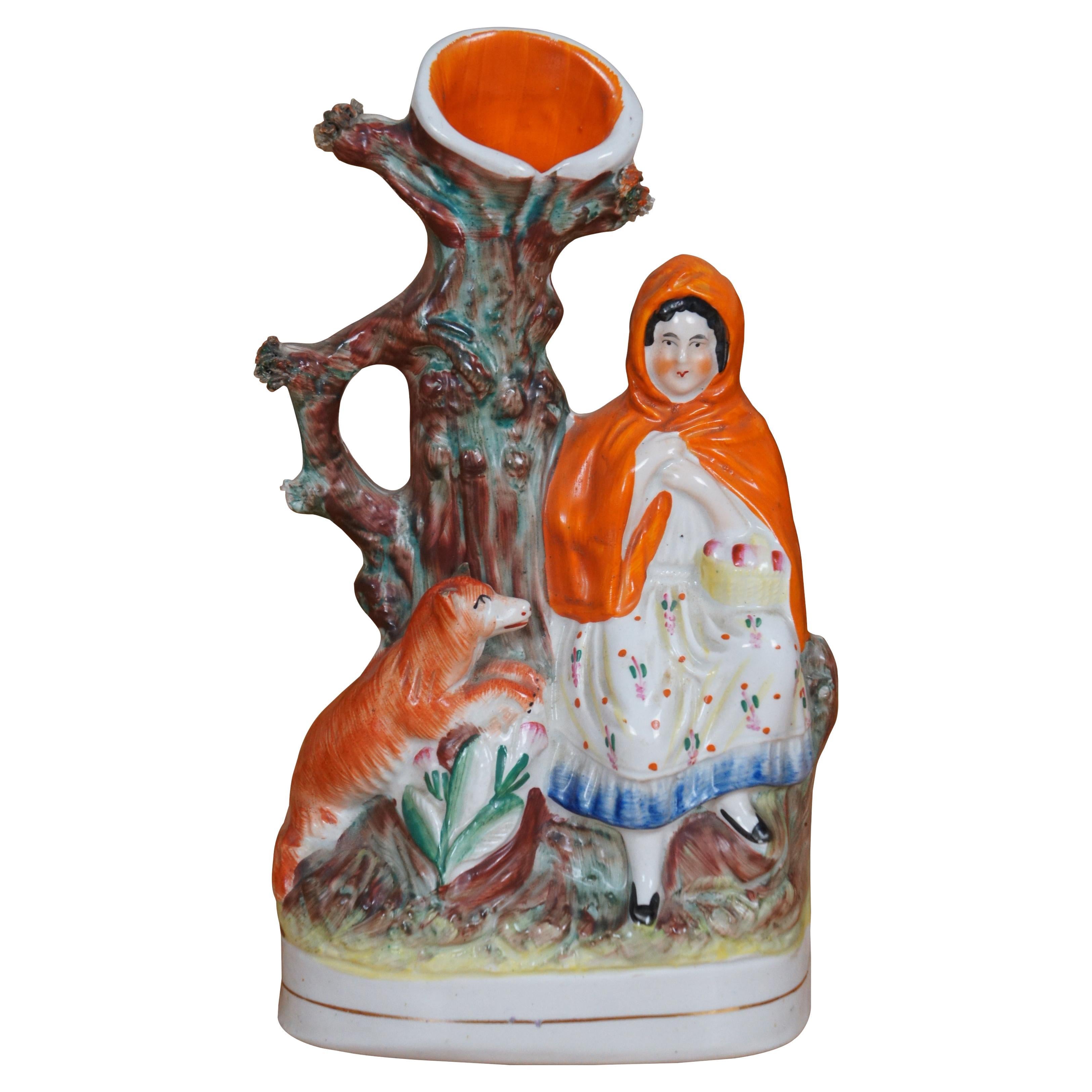 Antique Staffordshire Porcelain Little Red Riding Hood Wolf Spill Vase 11" en vente