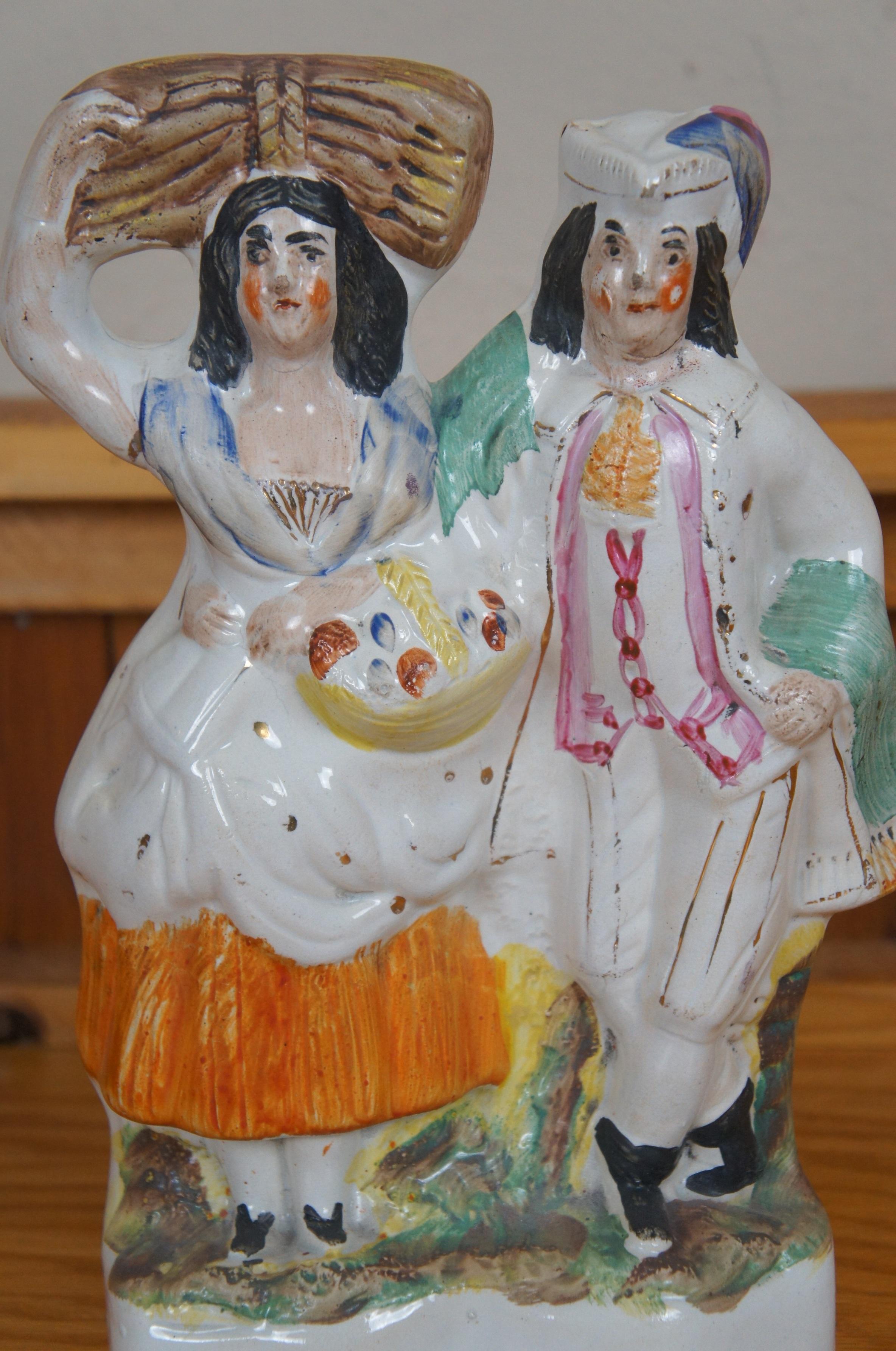 Figurilla Antigua de Porcelana de Staffordshire Pareja Escocesa de la Cosecha de las Highlands 13