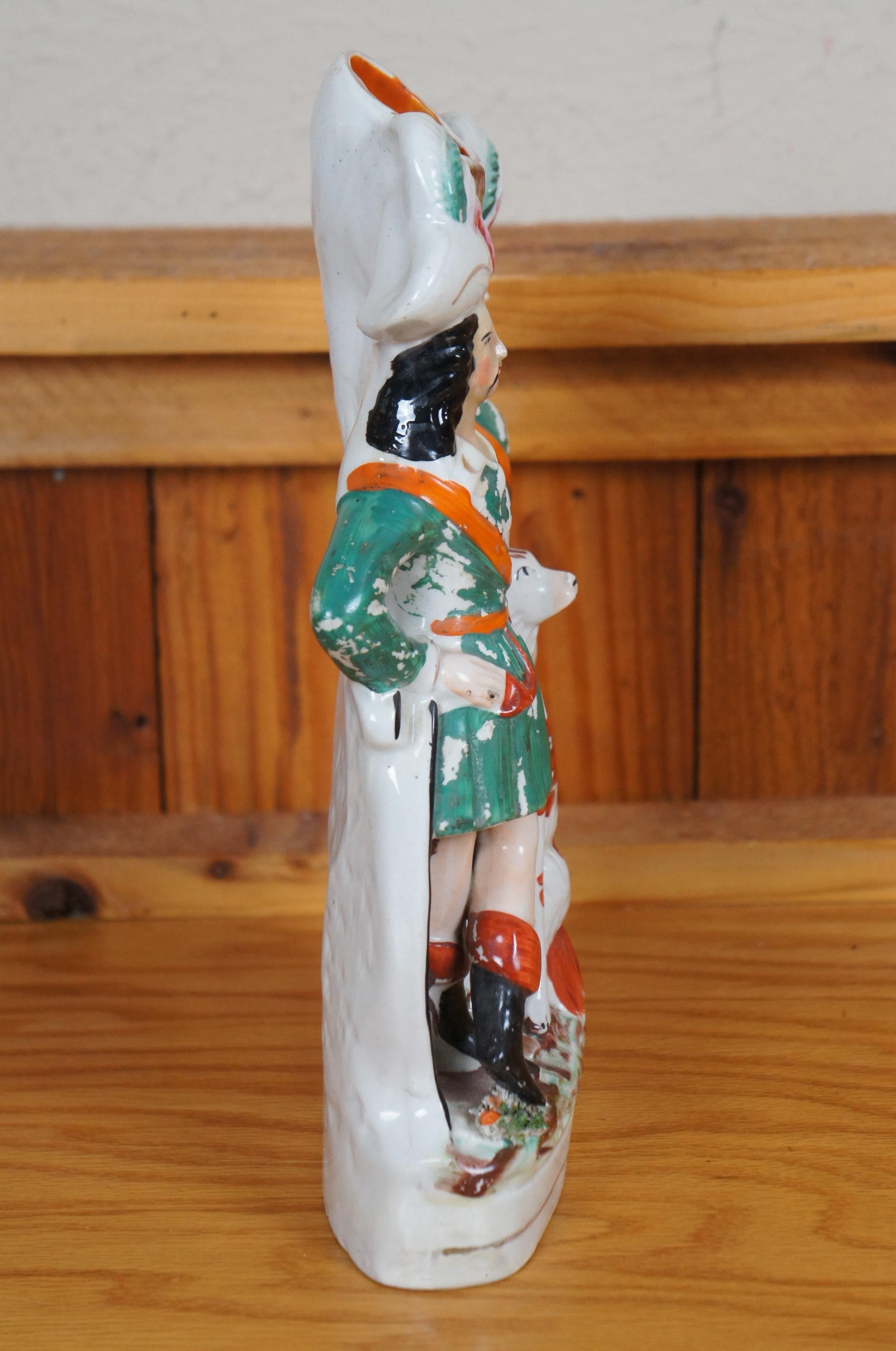 XIX secolo Antique Staffordshire Robin Hood Little John Spaniel Hunt Spill Vase 12